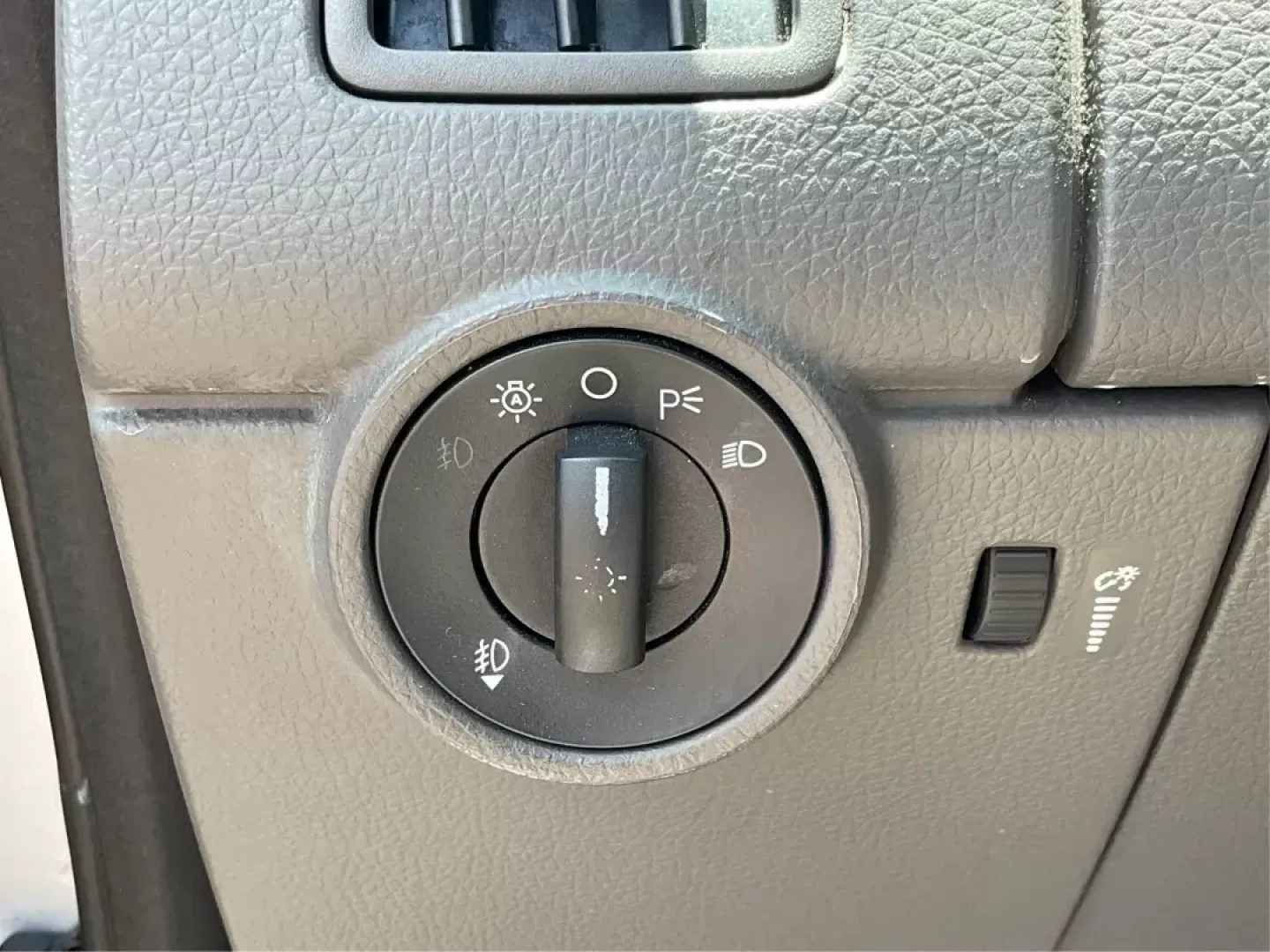 2010 Ford Edge Limited (2FMDK3KC4AB) with an Duratec 3.5L V-6 DOHC engine, located at 1951 S Dayton Lakeview Rd., New Carlisle, OH, 45344, (937) 908-9800, 39.890999, -84.050255 - **Discover Your Next Adventure with the 2010 Ford Edge Limited Perfect for Family Road Trips!**<br /> <br /> Are you ready to elevate your family road trips or daily commutes? The 2010 Ford Edge Limited is here to take your driving experience to the next level! With its spacious interior, advanced - Photo#16