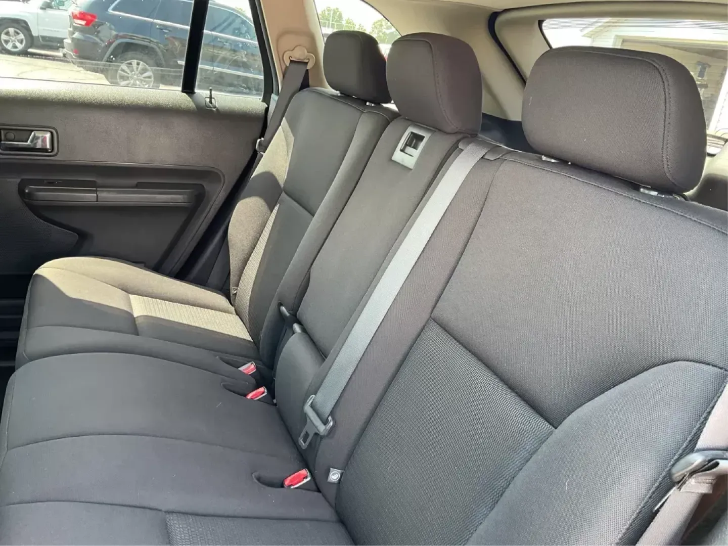 2010 Ford Edge SEL (2FMDK3JC3AB) with an Duratec 3.5L V-6 DOHC engine, located at 1230 East Main St, Xenia, OH, 45385, (937) 908-9800, 39.688026, -83.910172 - Experience the freedom of the open road with the 2010 Ford Edge SEL, a perfect companion for growing families, weekend adventurers, or anyone looking to elevate their daily commute. With its spacious interior and robust performance, this SUV is designed to meet all your needs, whether you're navigat - Photo#9
