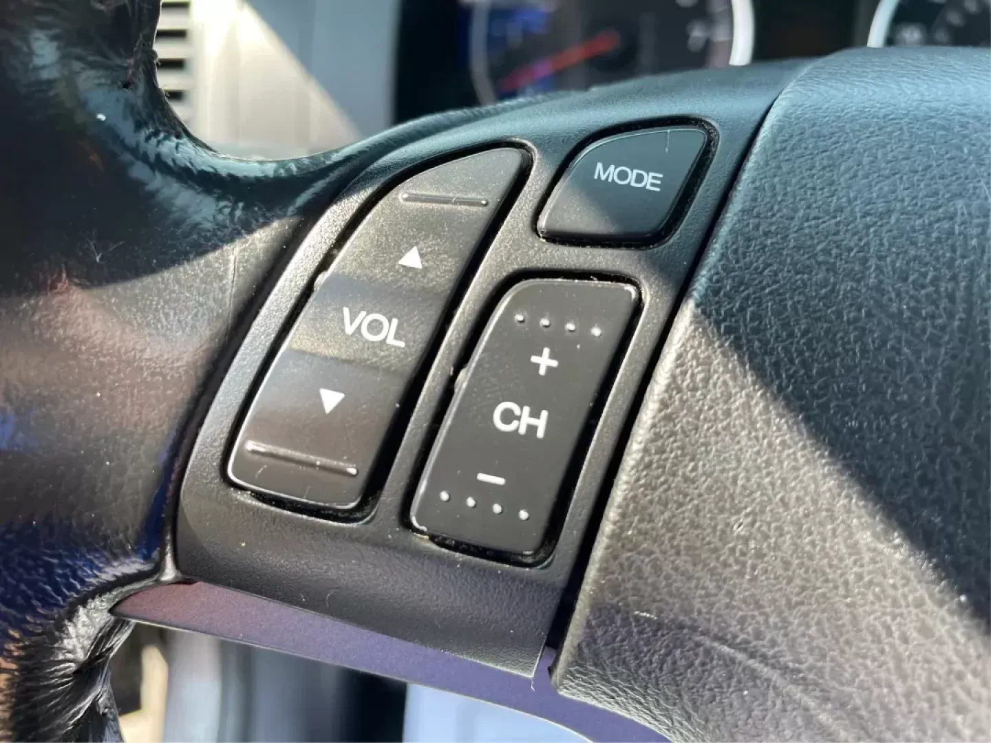 2010 Honda CR-V EX-L (5J6RE4H74AL) with an 2.4L I-4 DOHC engine, located at 8750 N County Rd 25A, Piqua, OH, 45356, (937) 908-9800, 40.164391, -84.232513 - 2010 Honda CR-V EX-L - Photo#15