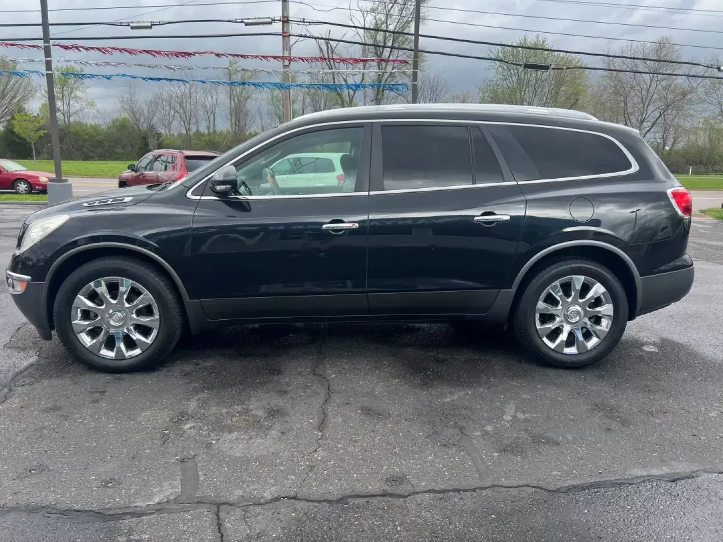 2011 Buick Enclave 2XL (5GAKVCED4BJ) with an 3.6L V-6 gasoline direct injection engine, located at 1184 Kauffman Ave, Fairborn, OH, 45324, (937) 908-9800, 39.807072, -84.030914 - Third Row - Photo#6