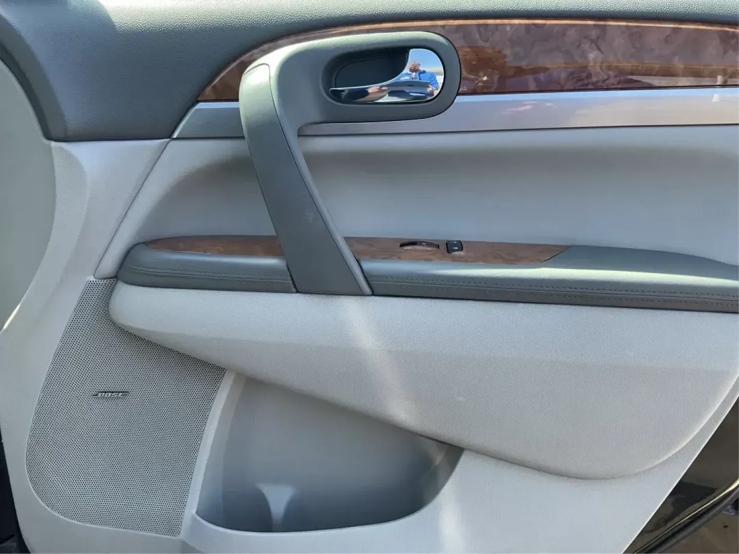 2011 Buick Enclave 2XL (5GAKVCED4BJ) with an 3.6L V-6 gasoline direct injection engine, located at 1184 Kauffman Ave, Fairborn, OH, 45324, (937) 908-9800, 39.807072, -84.030914 - Third Row - Photo#20