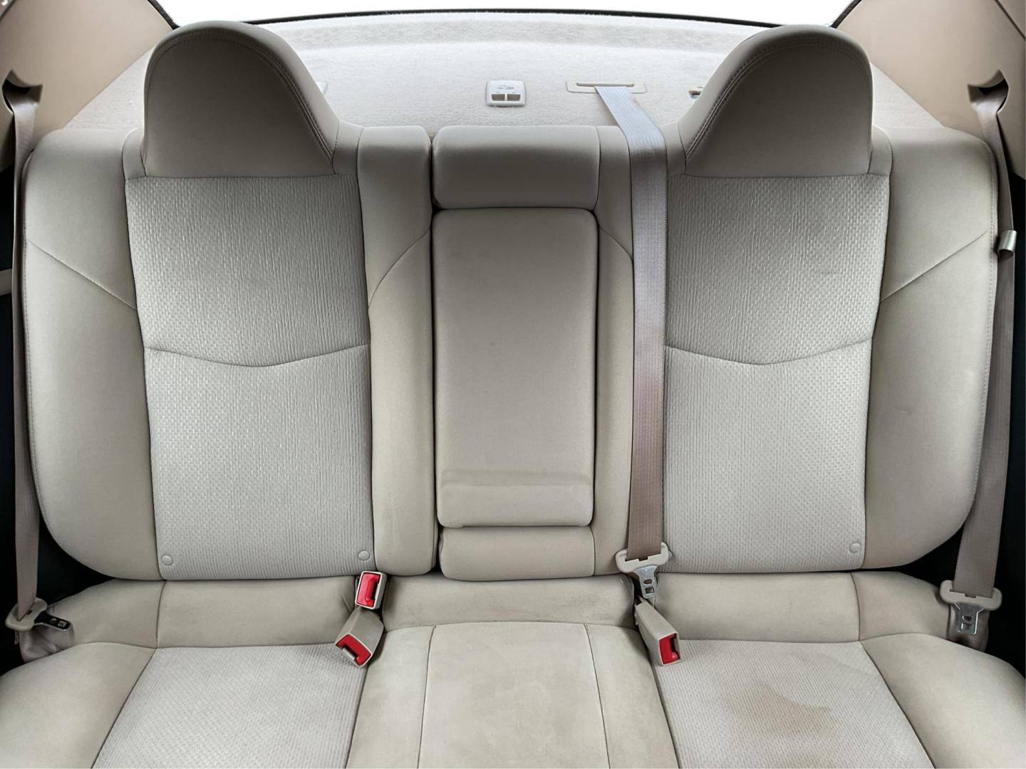 2011 Chrysler 200 Touring (1C3BC1FG5BN) with an 3.6L V6 DOHC 24V FFV engine, 6-Speed Automatic transmission, located at 1230 East Main St, Xenia, OH, 45385, (937) 908-9800, 39.688026, -83.910172 - 2011 Chrysler 200 Touring - Photo#13