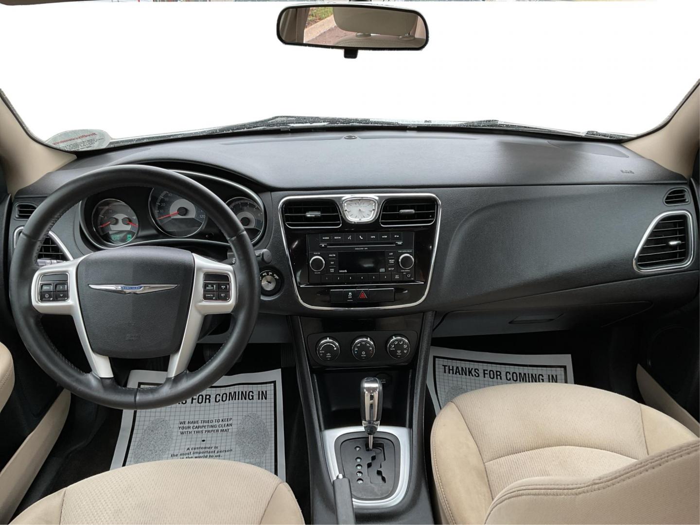 2011 Chrysler 200 Touring (1C3BC1FG5BN) with an 3.6L V6 DOHC 24V FFV engine, 6-Speed Automatic transmission, located at 1230 East Main St, Xenia, OH, 45385, (937) 908-9800, 39.688026, -83.910172 - 2011 Chrysler 200 Touring - Photo#19