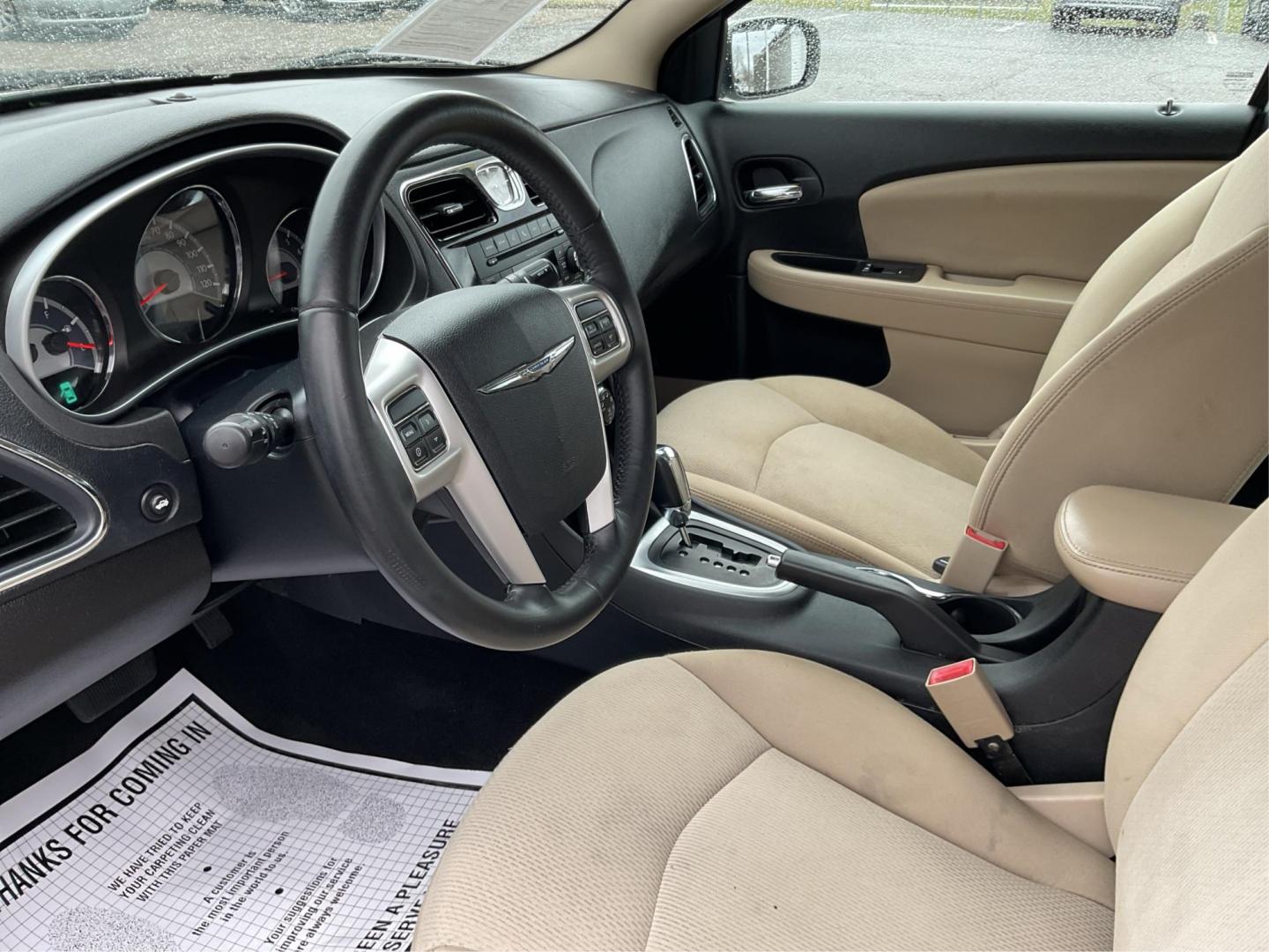 2011 Chrysler 200 Touring (1C3BC1FG5BN) with an 3.6L V6 DOHC 24V FFV engine, 6-Speed Automatic transmission, located at 1230 East Main St, Xenia, OH, 45385, (937) 908-9800, 39.688026, -83.910172 - 2011 Chrysler 200 Touring - Photo#8