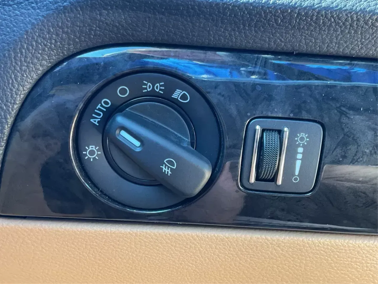 2011 Dodge Durango Citadel (1D4RE5GG4BC) with an Other engine, located at 1099 N County Rd 25A , Troy, OH, 45373, (937) 908-9800, 40.057079, -84.212883 - Third Row - Photo#17