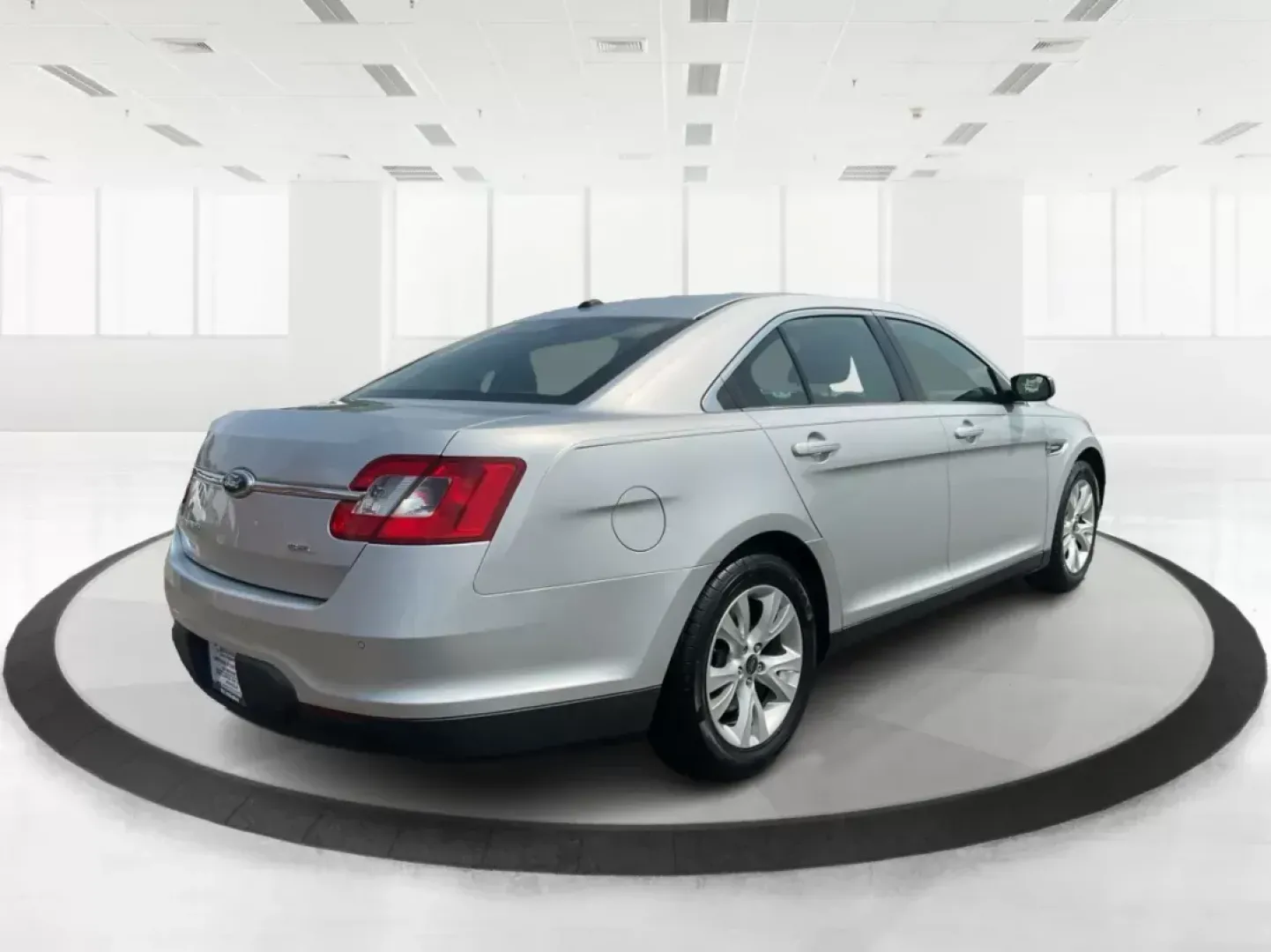 2011 Ford Taurus SEL (1FAHP2EW4BG) with an Duratec 3.5L V-6 DOHC engine, located at 401 Woodman Dr, Riverside, OH, 45431, (937) 908-9800, 39.760899, -84.123421 - 2011 Ford Taurus SEL - Photo#2
