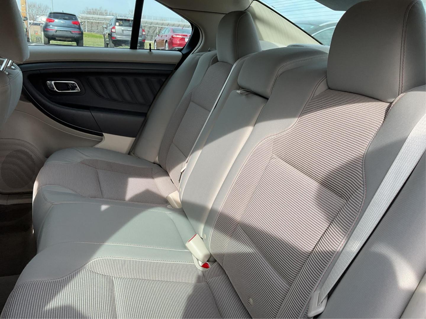 2011 Ford Taurus SEL (1FAHP2HW0BG) with an Duratec 3.5L V-6 DOHC engine, located at 1099 N County Rd 25A , Troy, OH, 45373, (937) 908-9800, 40.057079, -84.212883 - 2011 Ford Taurus SEL - Photo#9