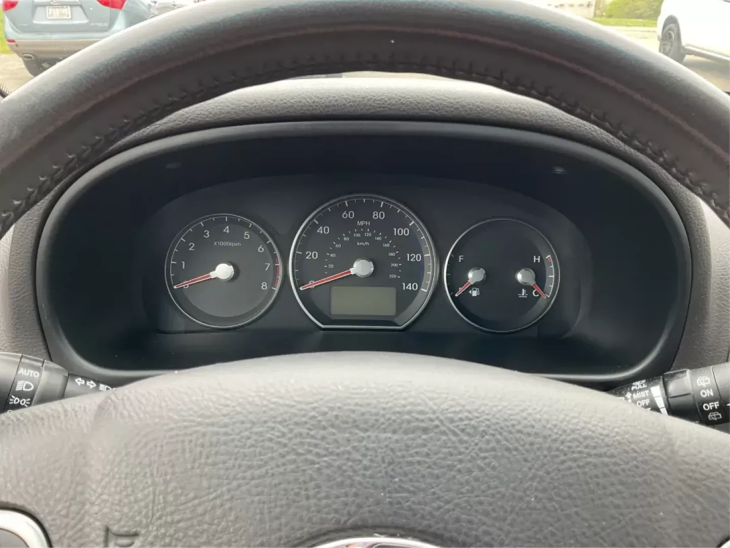 2011 Hyundai Santa Fe SE (5XYZHDAG5BG) with an 3.5L V-6 DOHC engine, located at 1184 Kauffman Ave, Fairborn, OH, 45324, (937) 908-9800, 39.807072, -84.030914 - **2011 Hyundai Santa Fe SE Your Next Adventure Awaits!** <br /> <br /> If you're in the market for a reliable SUV that seamlessly fits into your lifestyle, look no further than this stunning 2011 Hyundai Santa Fe SE, available for just $14,995 at Advantage Car and Credit in Fairborn, OH. Whether y - Photo#14