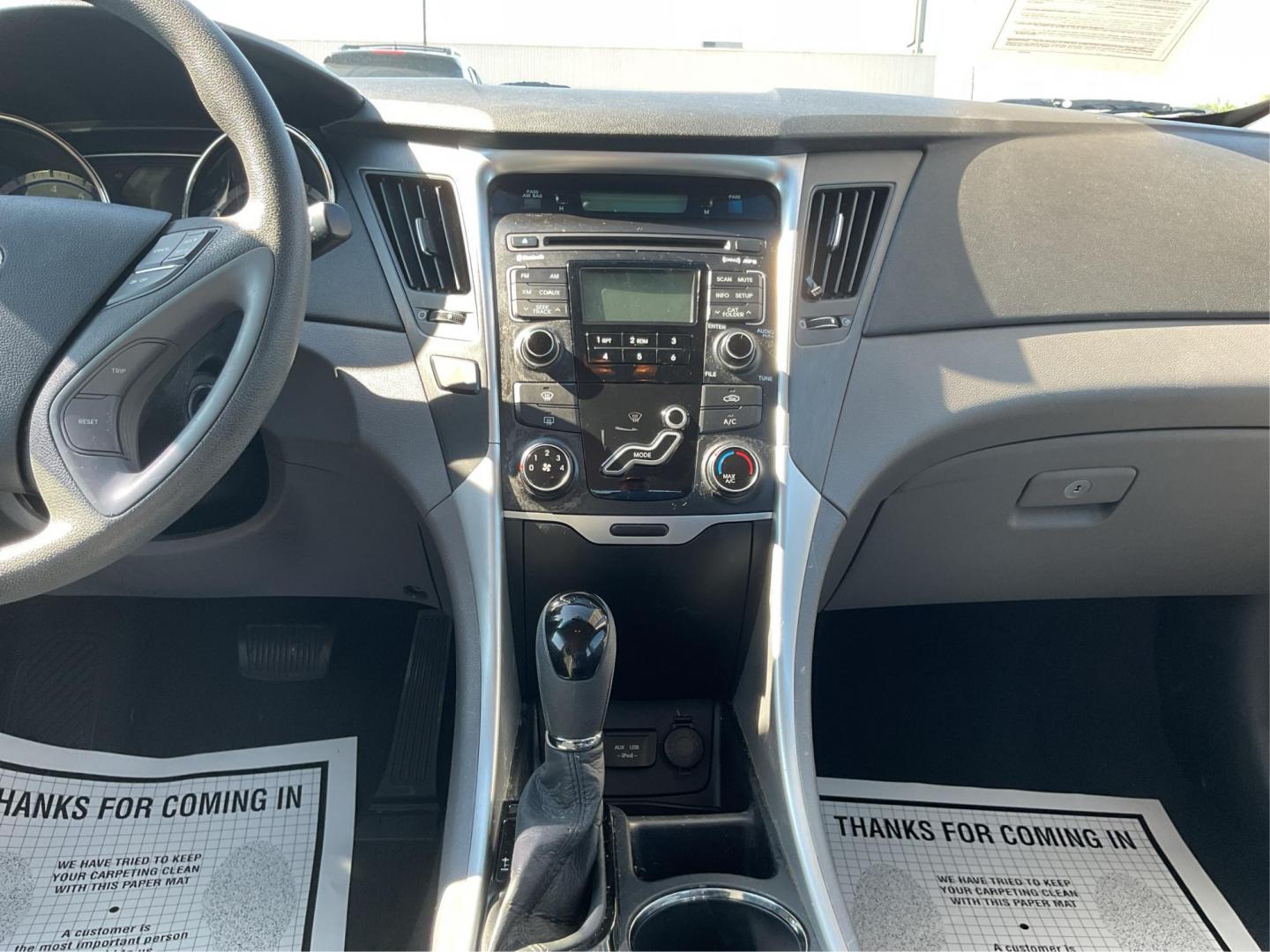 2011 Hyundai Sonata GLS (5NPEB4AC0BH) with an 2.4L I-4 gasoline direct injection engine, located at 8750 N County Rd 25A, Piqua, OH, 45356, (937) 908-9800, 40.164391, -84.232513 - 2011 Hyundai Sonata GLS - Photo#12