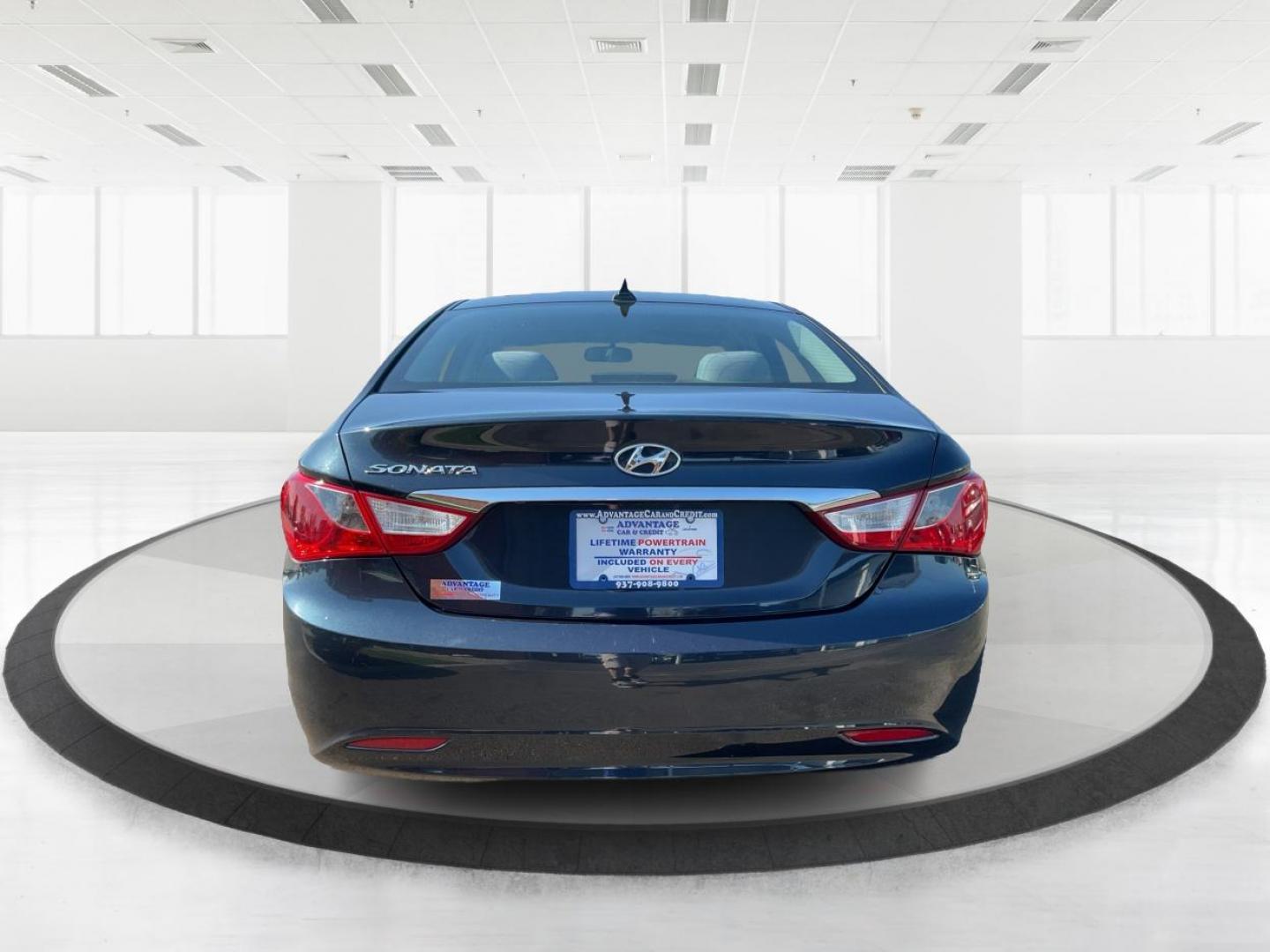 2011 Hyundai Sonata GLS (5NPEB4AC0BH) with an 2.4L I-4 gasoline direct injection engine, located at 8750 N County Rd 25A, Piqua, OH, 45356, (937) 908-9800, 40.164391, -84.232513 - 2011 Hyundai Sonata GLS - Photo#3