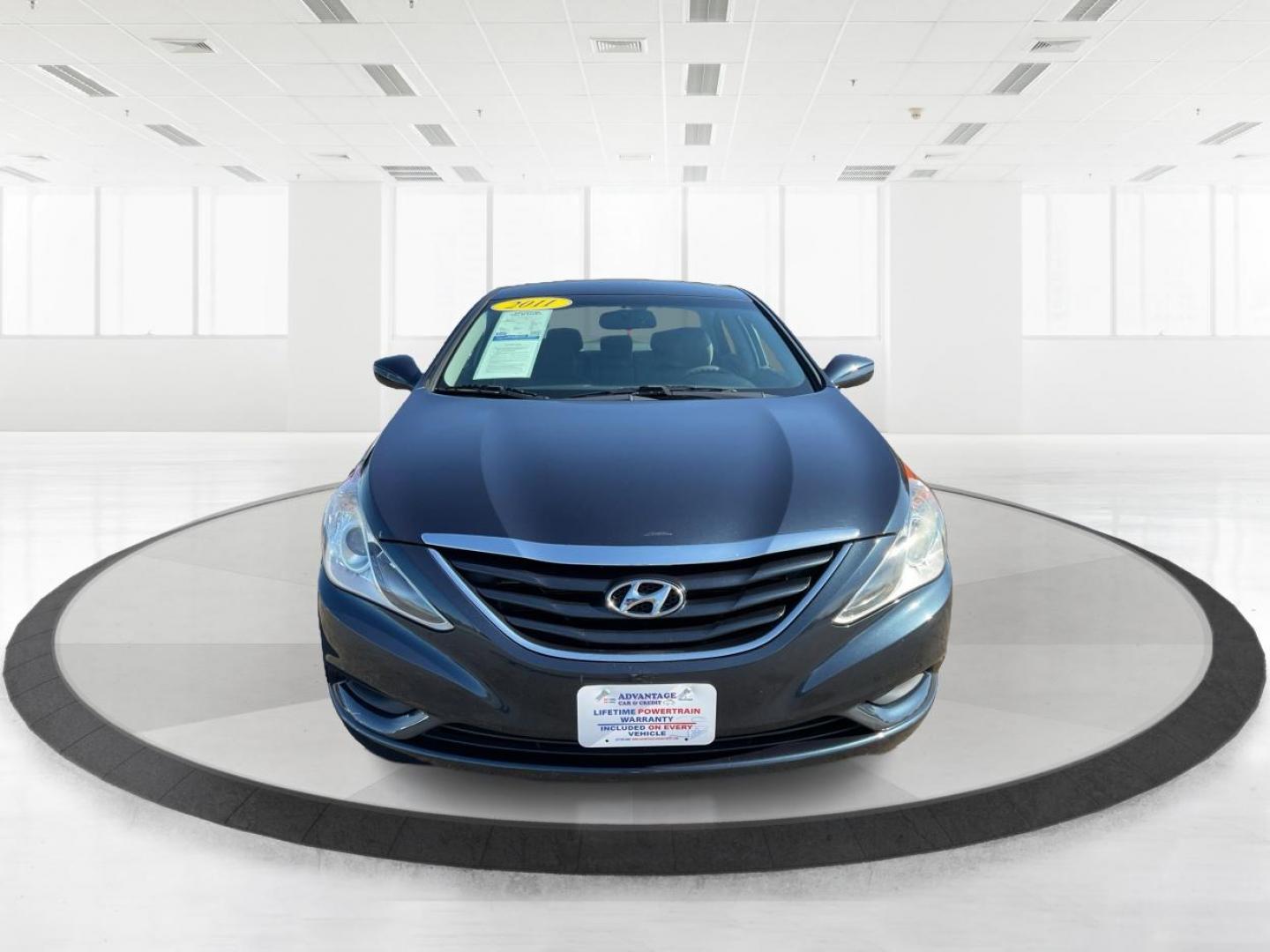 2011 Hyundai Sonata GLS (5NPEB4AC0BH) with an 2.4L I-4 gasoline direct injection engine, located at 8750 N County Rd 25A, Piqua, OH, 45356, (937) 908-9800, 40.164391, -84.232513 - 2011 Hyundai Sonata GLS - Photo#6