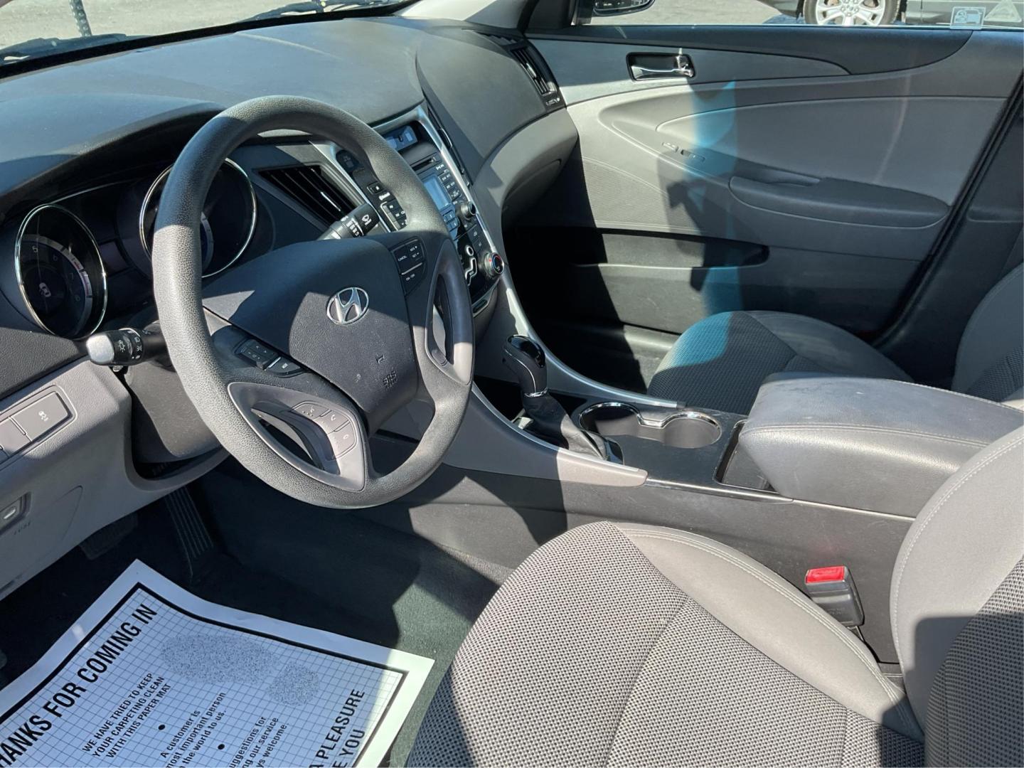 2011 Hyundai Sonata GLS (5NPEB4AC0BH) with an 2.4L I-4 gasoline direct injection engine, located at 8750 N County Rd 25A, Piqua, OH, 45356, (937) 908-9800, 40.164391, -84.232513 - 2011 Hyundai Sonata GLS - Photo#8