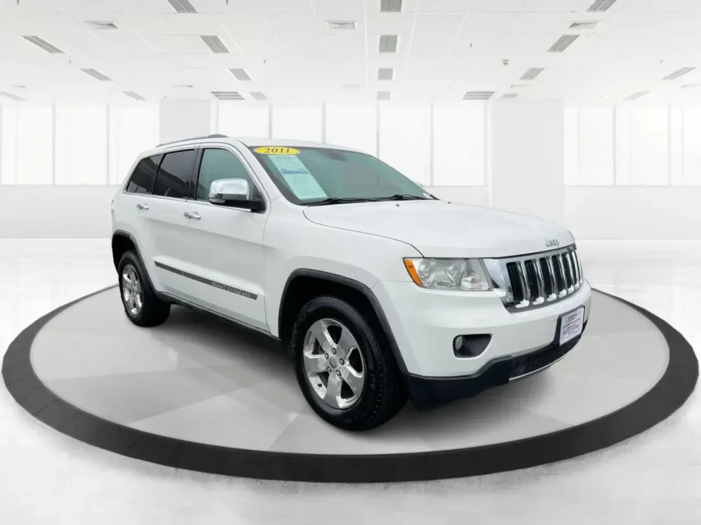 2011 Jeep Grand Cherokee Limited (1J4RR5GG2BC) with an Other engine, located at 4508 South Dixie Dr, Moraine, OH, 45439, (937) 908-9800, 39.689976, -84.218452 - 2011 Jeep Grand Cherokee Limited - Photo#0