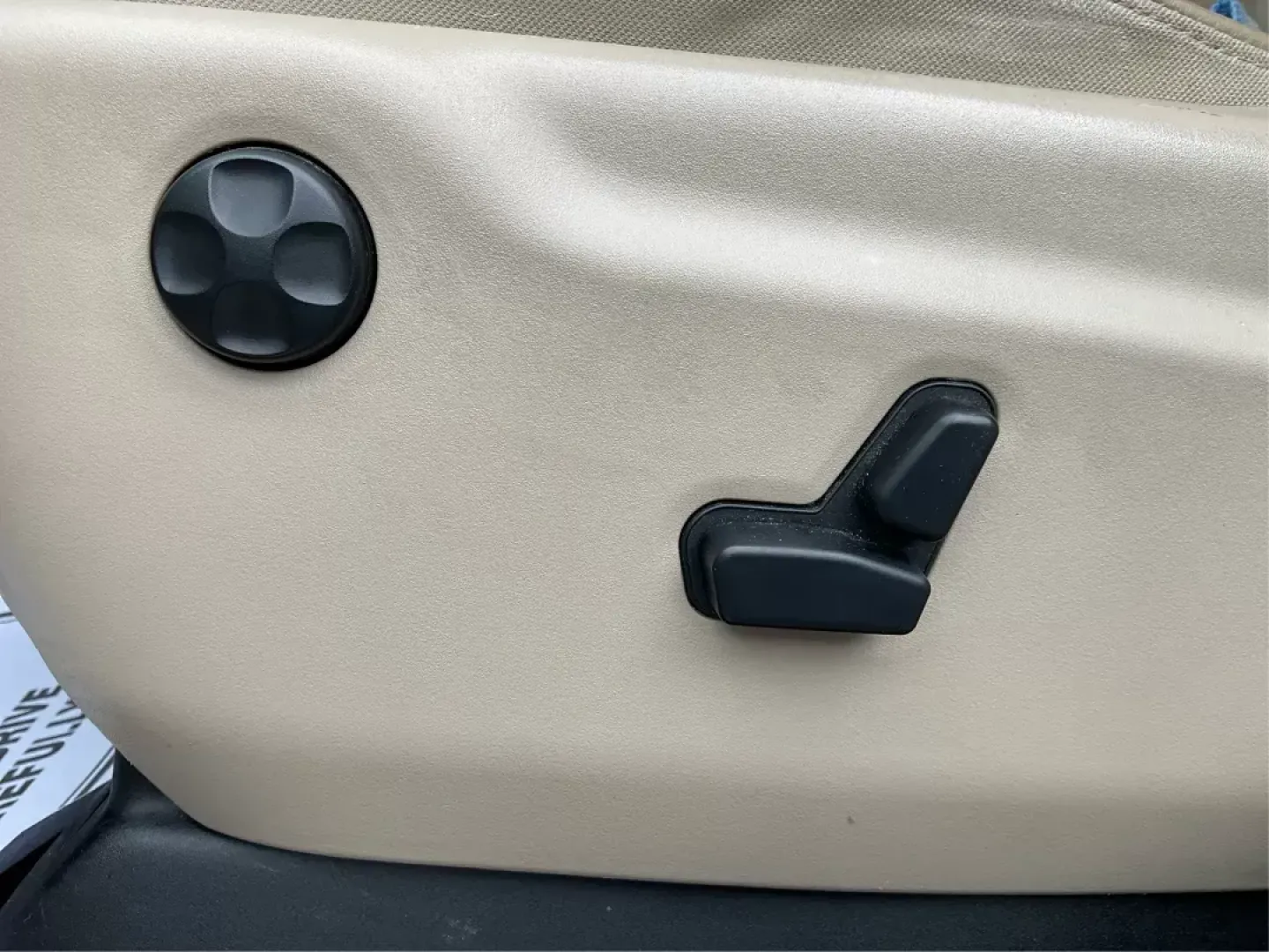2011 Jeep Grand Cherokee Limited (1J4RR5GG2BC) with an Other engine, located at 4508 South Dixie Dr, Moraine, OH, 45439, (937) 908-9800, 39.689976, -84.218452 - 2011 Jeep Grand Cherokee Limited - Photo#18