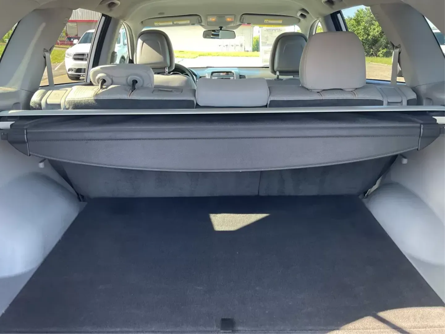 2011 Kia Sorento LX (5XYKTCA11BG) with an 2.4L I-4 DOHC engine, located at 8750 N County Rd 25A, Piqua, OH, 45356, (937) 908-9800, 40.164391, -84.232513 - 2011 Kia Sorento LX - Photo#10