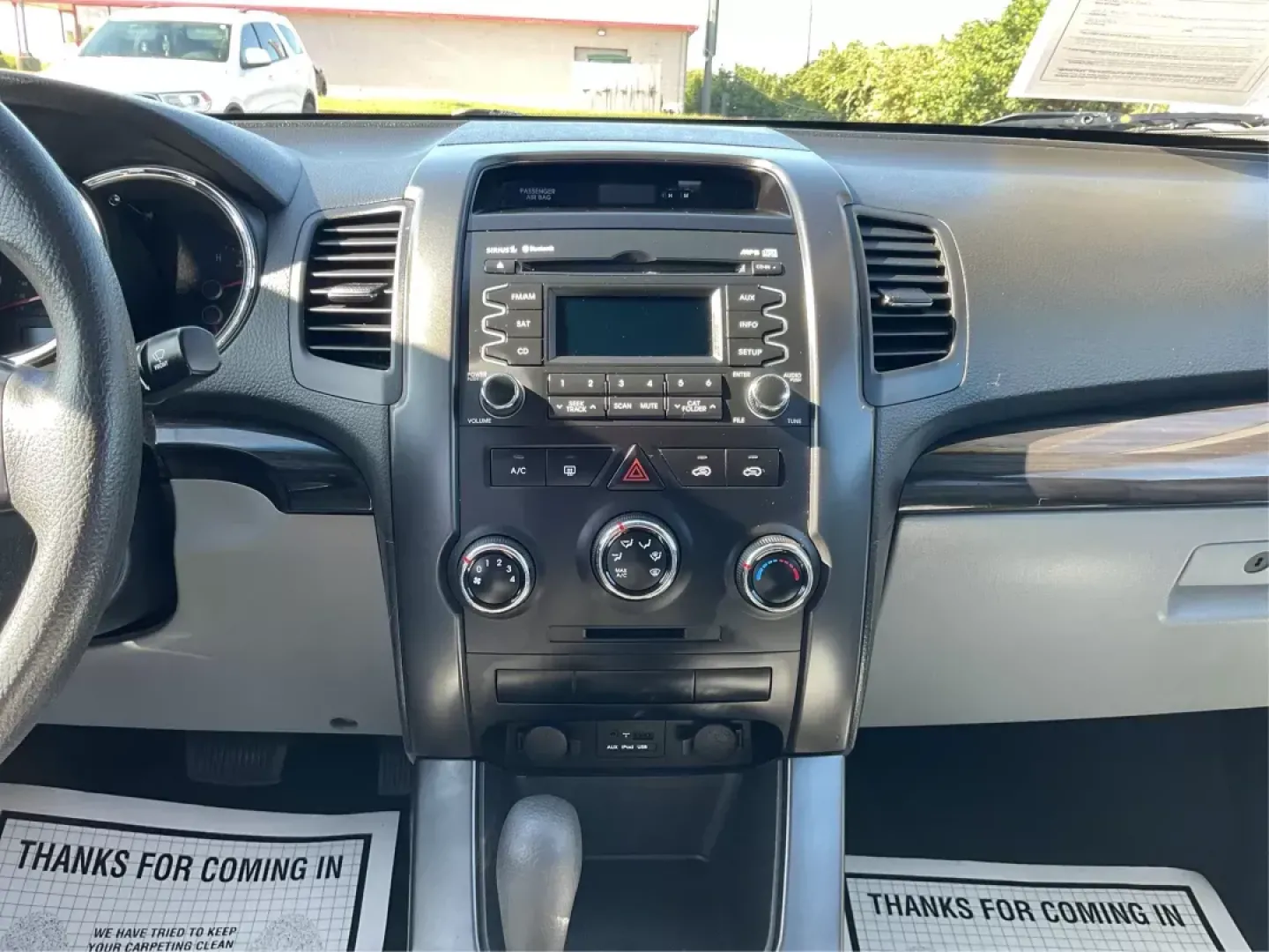 2011 Kia Sorento LX (5XYKTCA11BG) with an 2.4L I-4 DOHC engine, located at 8750 N County Rd 25A, Piqua, OH, 45356, (937) 908-9800, 40.164391, -84.232513 - 2011 Kia Sorento LX - Photo#11