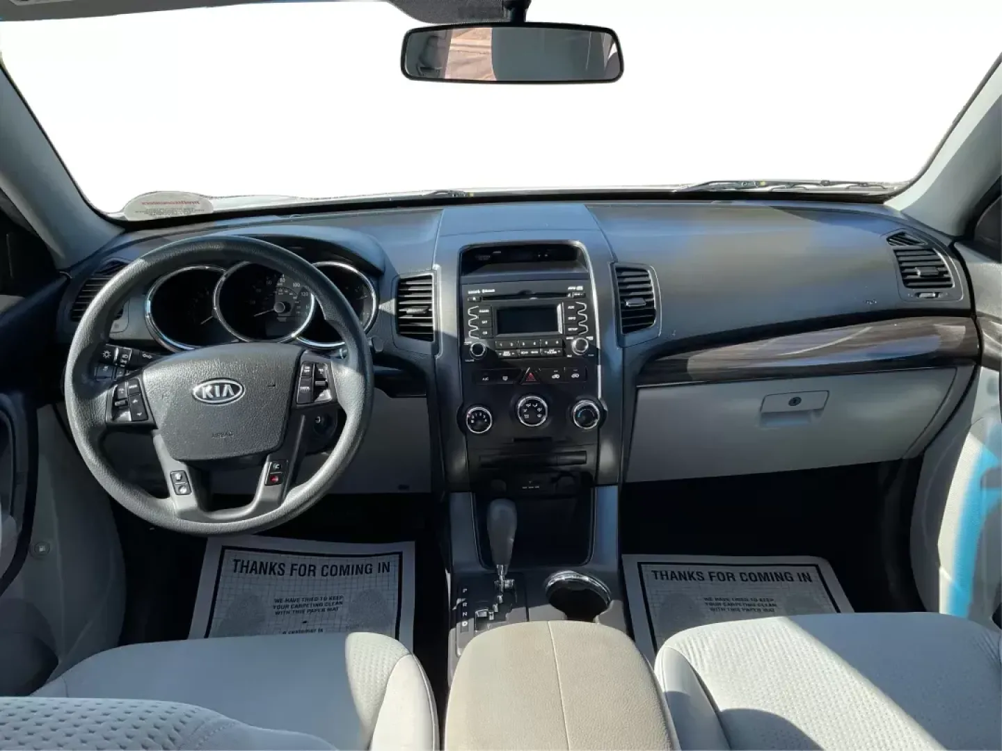 2011 Kia Sorento LX (5XYKTCA11BG) with an 2.4L I-4 DOHC engine, located at 8750 N County Rd 25A, Piqua, OH, 45356, (937) 908-9800, 40.164391, -84.232513 - 2011 Kia Sorento LX - Photo#17
