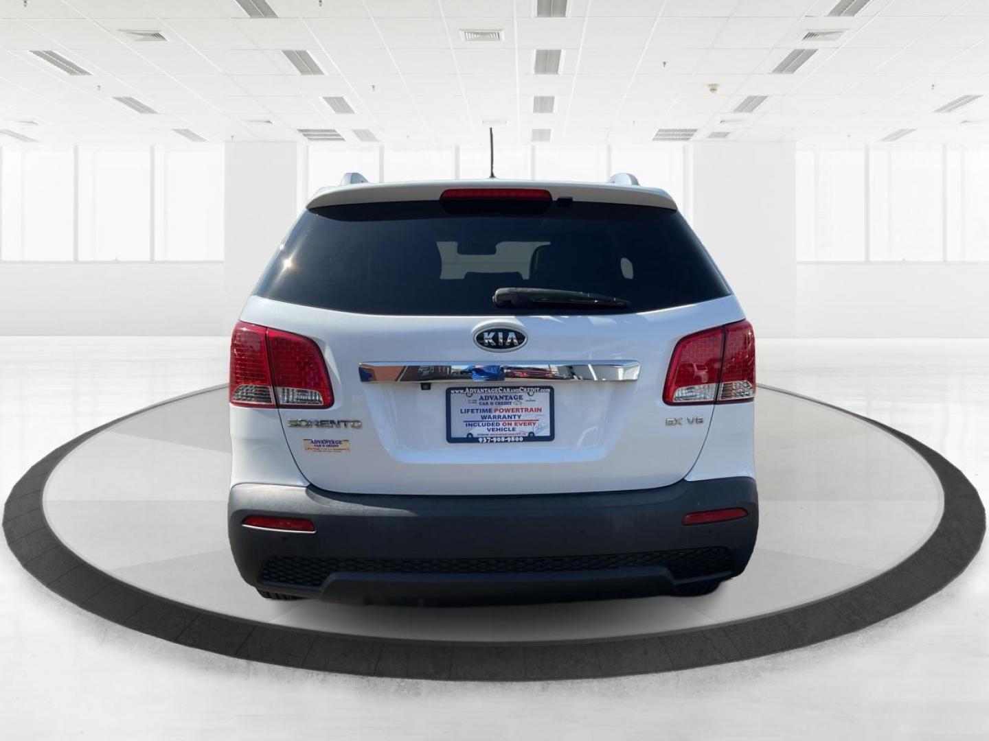 2011 Kia Sorento EX V6 (5XYKUDA22BG) with an 3.5L V-6 DOHC engine, located at 1184 Kauffman Ave, Fairborn, OH, 45324, (937) 908-9800, 39.807072, -84.030914 - 2011 Kia Sorento EX V6 - Photo#3