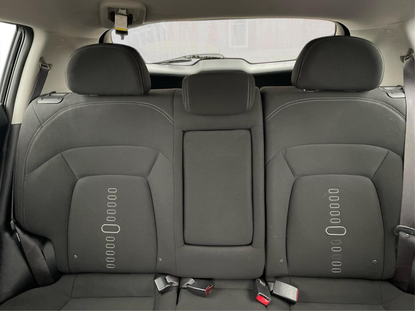 2011 Kia Sportage EX AWD (KNDPCCA29B7) with an 2.4L V6 DOHC 24V engine, 6-Speed Automatic transmission, located at 1184 Kauffman Ave, Fairborn, OH, 45324, (937) 908-9800, 39.807072, -84.030914 - 2011 Kia Sportage EX AWD - Photo#13