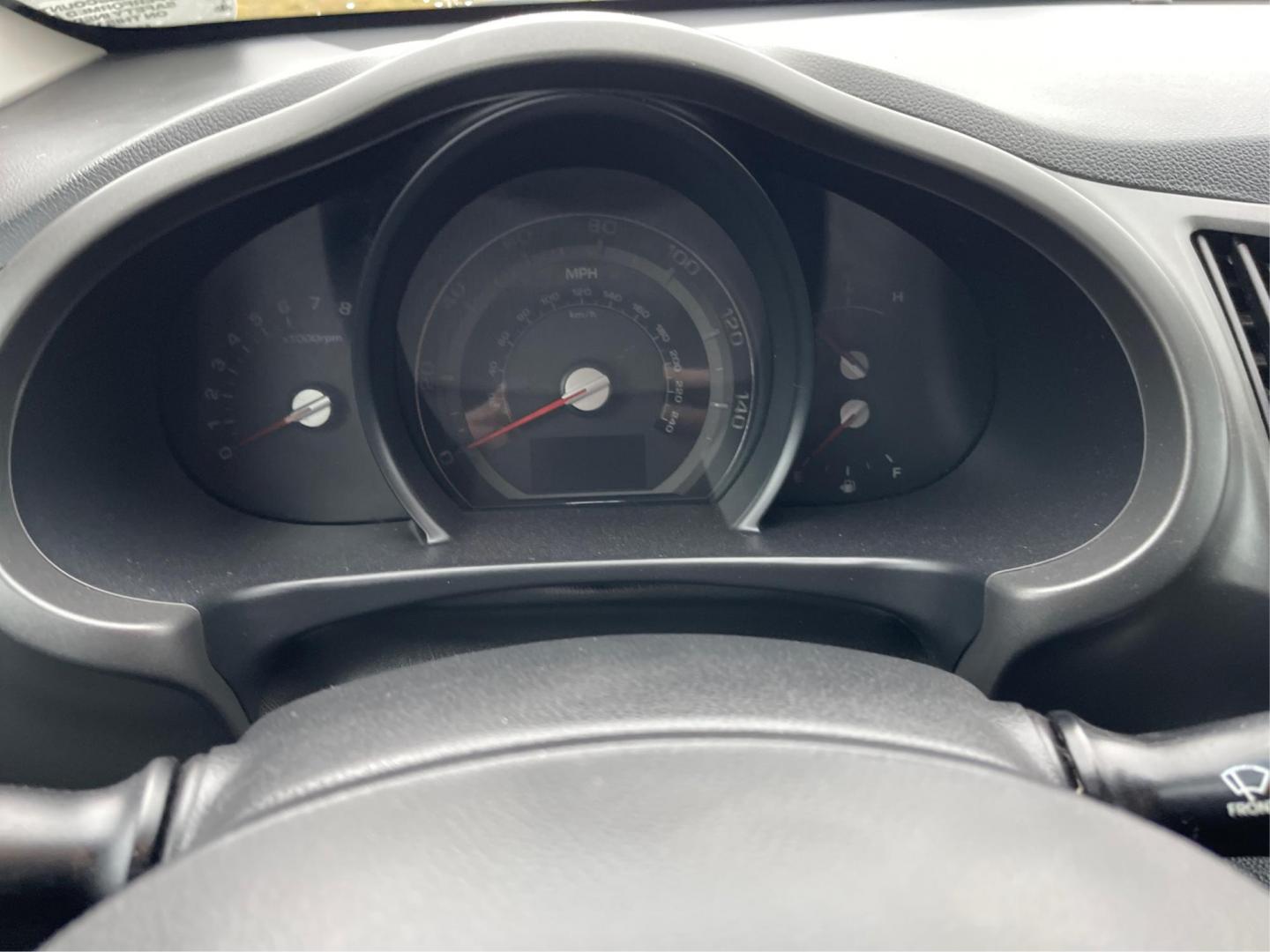 2011 Kia Sportage EX AWD (KNDPCCA29B7) with an 2.4L V6 DOHC 24V engine, 6-Speed Automatic transmission, located at 1184 Kauffman Ave, Fairborn, OH, 45324, (937) 908-9800, 39.807072, -84.030914 - 2011 Kia Sportage EX AWD - Photo#14