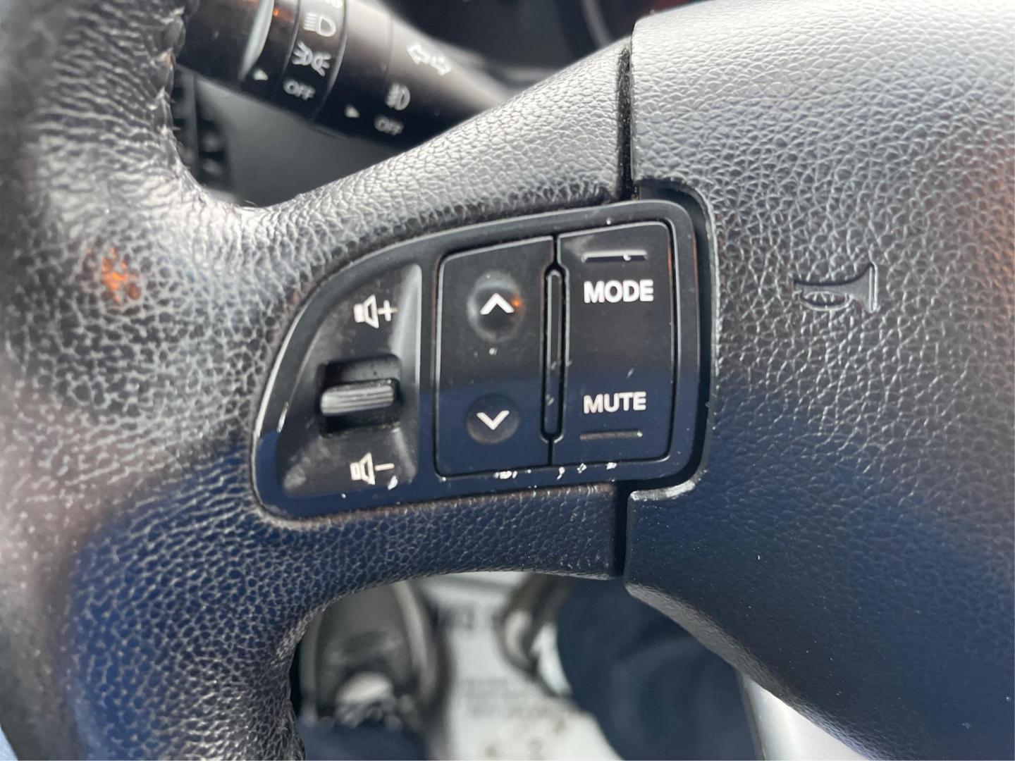 2011 Kia Sportage EX AWD (KNDPCCA29B7) with an 2.4L V6 DOHC 24V engine, 6-Speed Automatic transmission, located at 1184 Kauffman Ave, Fairborn, OH, 45324, (937) 908-9800, 39.807072, -84.030914 - 2011 Kia Sportage EX AWD - Photo#15