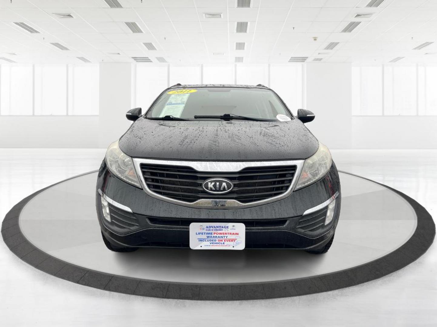 2011 Kia Sportage EX AWD (KNDPCCA29B7) with an 2.4L V6 DOHC 24V engine, 6-Speed Automatic transmission, located at 1184 Kauffman Ave, Fairborn, OH, 45324, (937) 908-9800, 39.807072, -84.030914 - 2011 Kia Sportage EX AWD - Photo#6