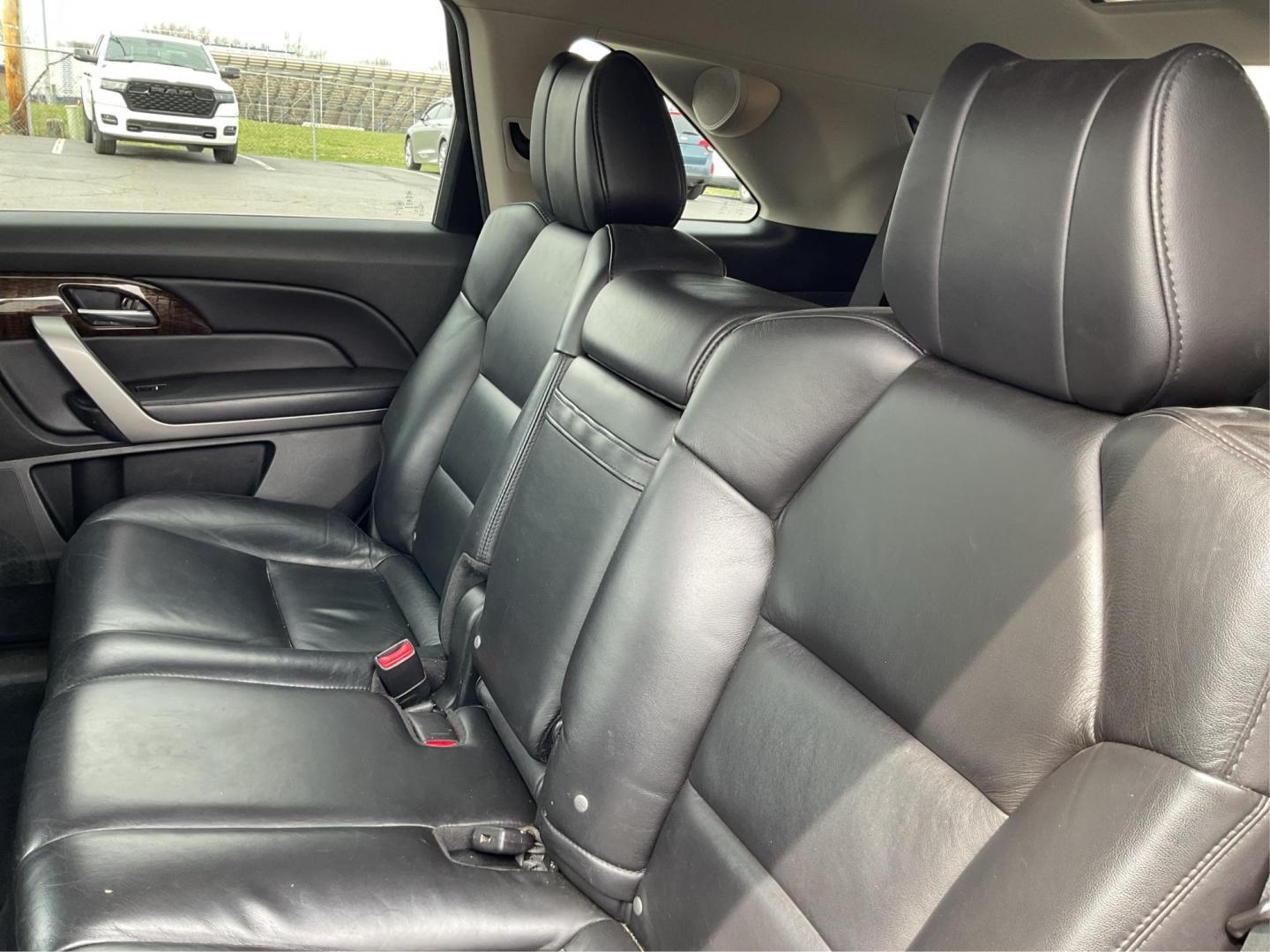 2012 Acura MDX Technology Package (2HNYD2H34CH) with an 3.7L V-6 VTEC variable valve control engine, located at 8750 N County Rd 25A, Piqua, OH, 45356, (937) 908-9800, 40.164391, -84.232513 - Third Row - Photo#9