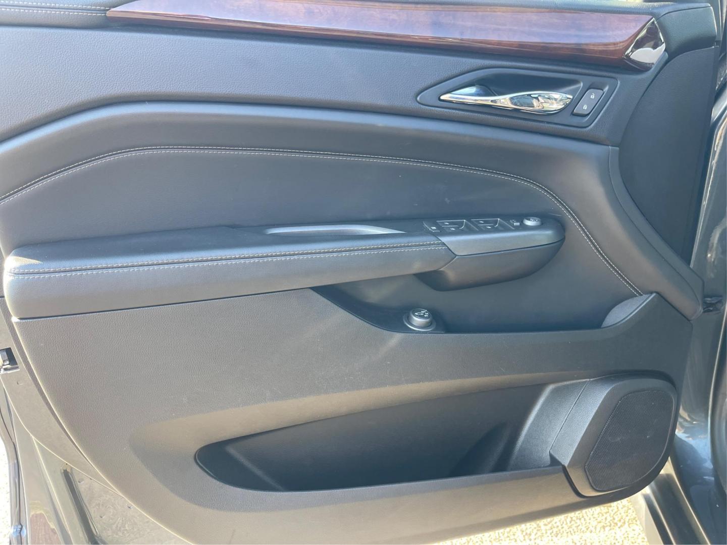 2012 Cadillac SRX Performance Collection (3GYFNEE36CS) with an 3.6L V-6 gasoline direct injection engine, located at 8750 N County Rd 25A, Piqua, OH, 45356, (937) 908-9800, 40.164391, -84.232513 - 2012 Cadillac SRX Performance Collection - Photo#18