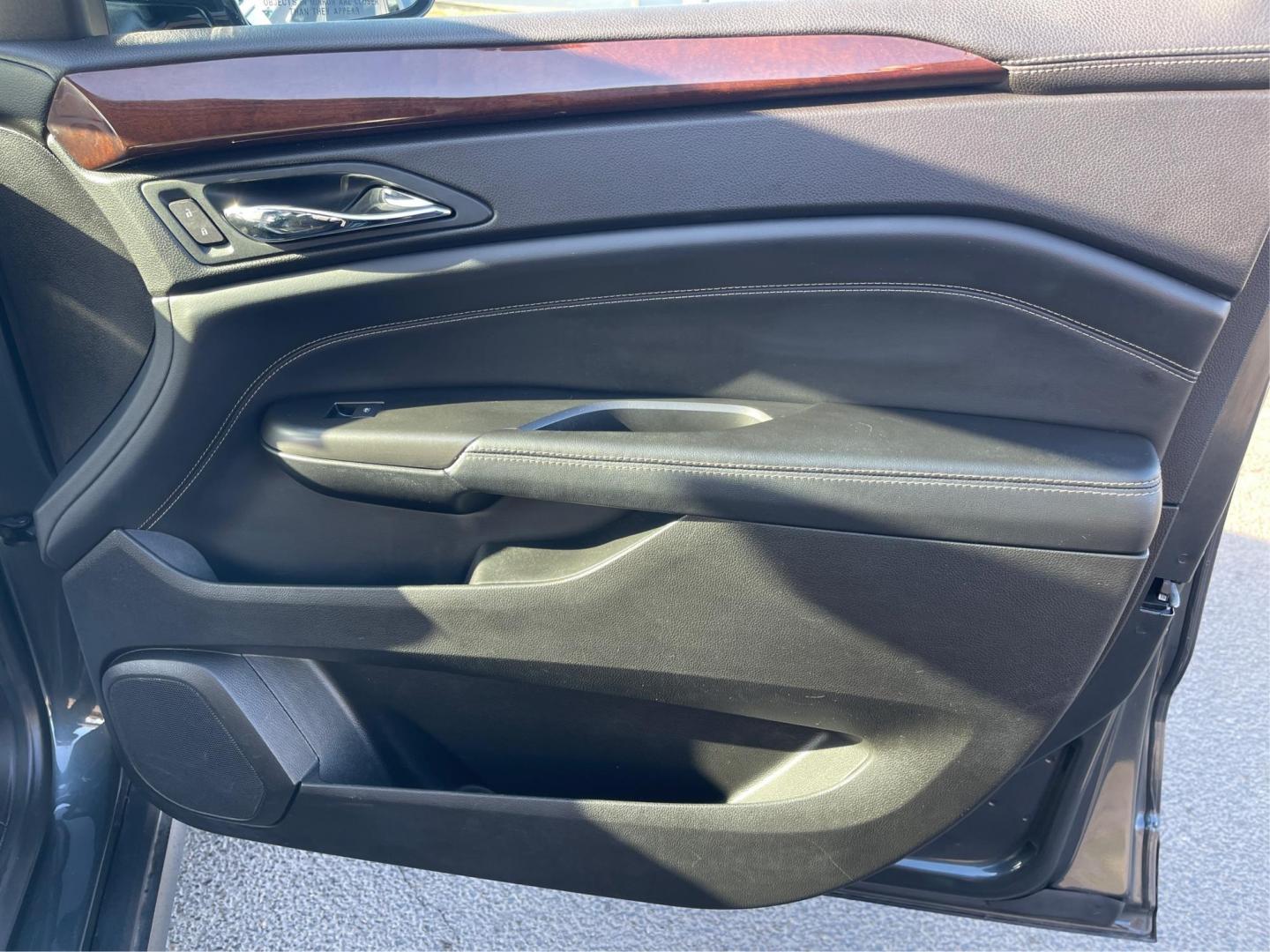 2012 Cadillac SRX Performance Collection (3GYFNEE36CS) with an 3.6L V-6 gasoline direct injection engine, located at 8750 N County Rd 25A, Piqua, OH, 45356, (937) 908-9800, 40.164391, -84.232513 - 2012 Cadillac SRX Performance Collection - Photo#19