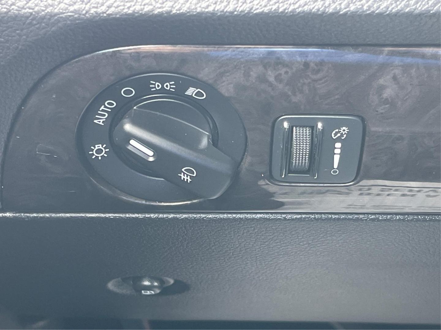 2012 Dodge Durango Citadel (1C4SDJET9CC) with an 3.6L V-6 DOHC engine, located at 8750 N County Rd 25A, Piqua, OH, 45356, (937) 908-9800, 40.164391, -84.232513 - Third Row - Photo#16