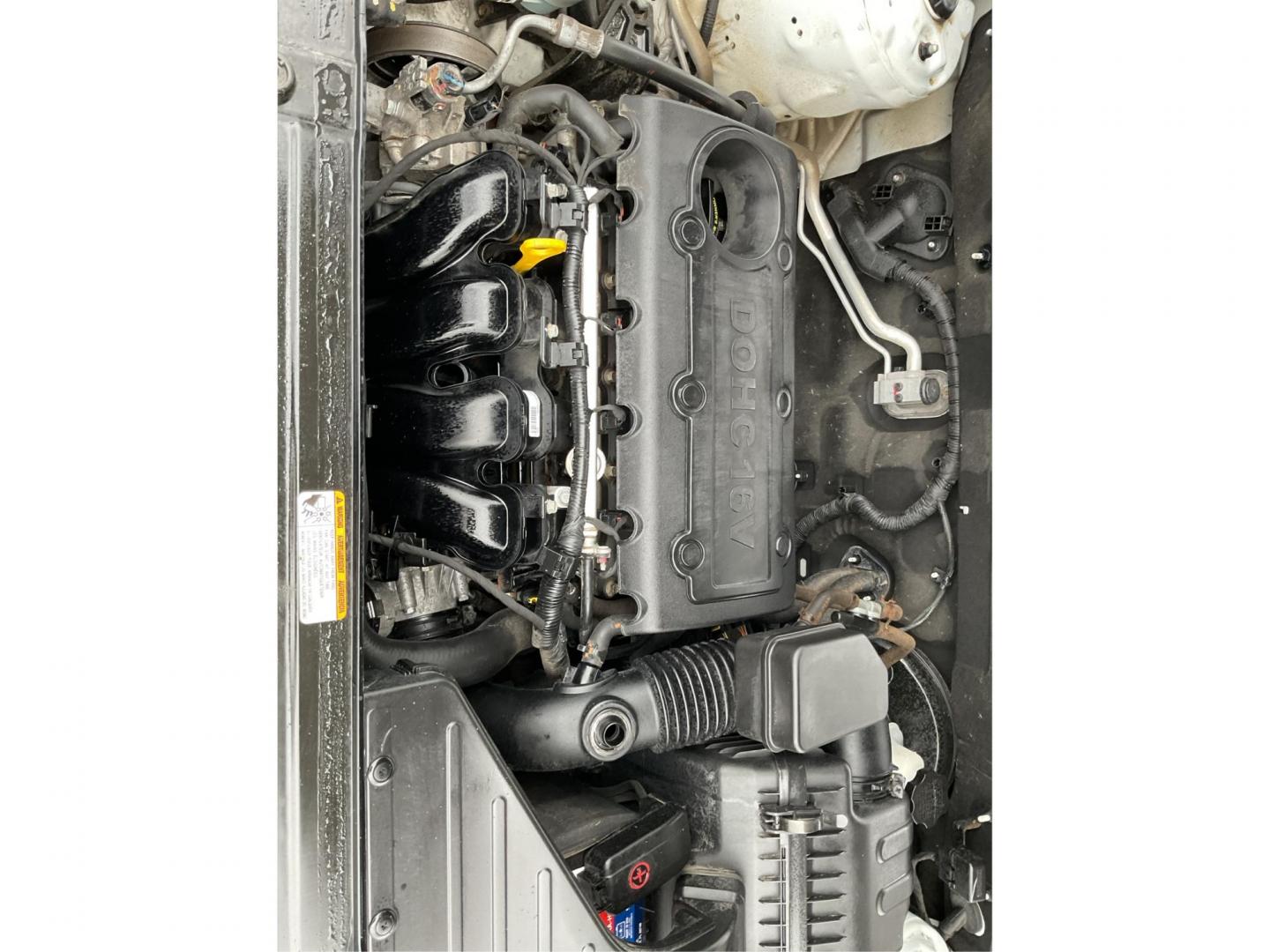 2012 Hyundai Santa Fe GLS (5XYZGDAB5CG) with an 2.4L I-4 DOHC engine, located at 1099 N County Rd 25A , Troy, OH, 45373, (937) 908-9800, 40.057079, -84.212883 - One Owner - Photo#10