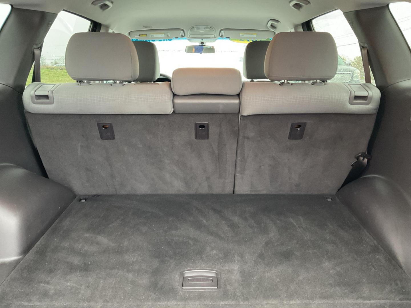 2012 Hyundai Santa Fe GLS (5XYZGDAB5CG) with an 2.4L I-4 DOHC engine, located at 1099 N County Rd 25A , Troy, OH, 45373, (937) 908-9800, 40.057079, -84.212883 - One Owner - Photo#11