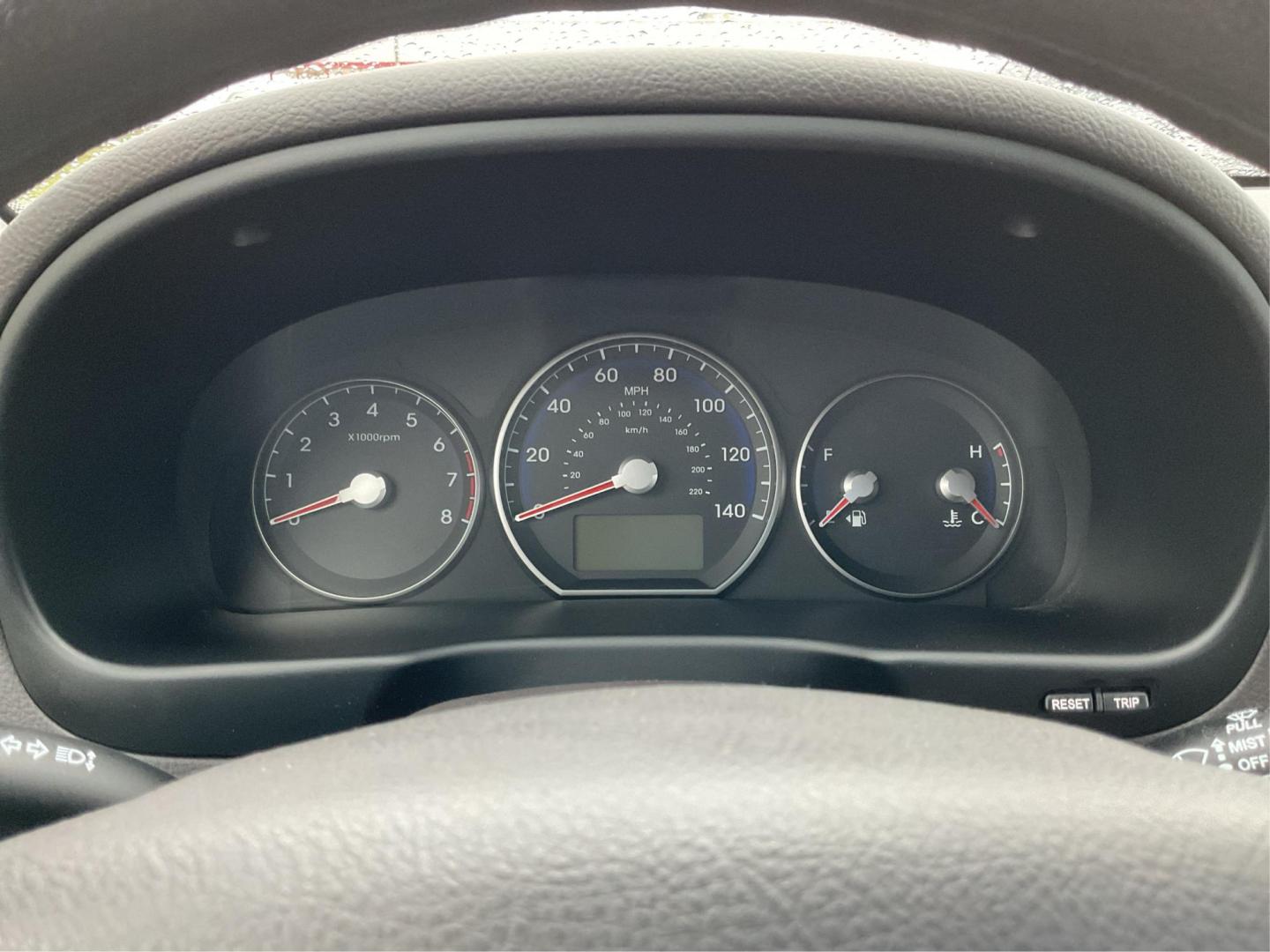 2012 Hyundai Santa Fe GLS (5XYZGDAB5CG) with an 2.4L I-4 DOHC engine, located at 1099 N County Rd 25A , Troy, OH, 45373, (937) 908-9800, 40.057079, -84.212883 - One Owner - Photo#14