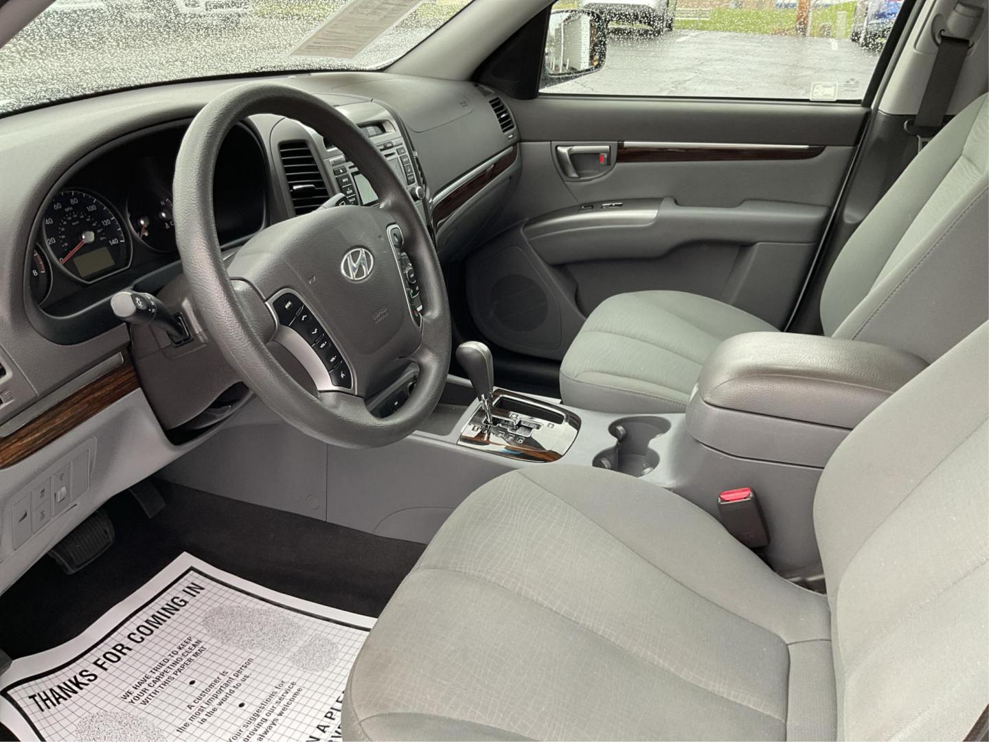 2012 Hyundai Santa Fe GLS (5XYZGDAB5CG) with an 2.4L I-4 DOHC engine, located at 1099 N County Rd 25A , Troy, OH, 45373, (937) 908-9800, 40.057079, -84.212883 - One Owner - Photo#8