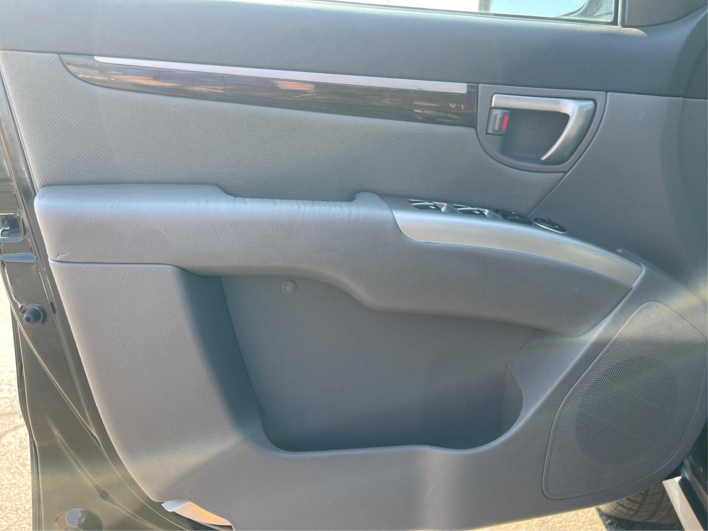 2012 Hyundai Santa Fe GLS (5XYZG3ABXCG) with an 2.4L I-4 DOHC engine, located at 401 Woodman Dr, Riverside, OH, 45431, (937) 908-9800, 39.760899, -84.123421 - 2012 Hyundai Santa Fe GLS - Photo#17