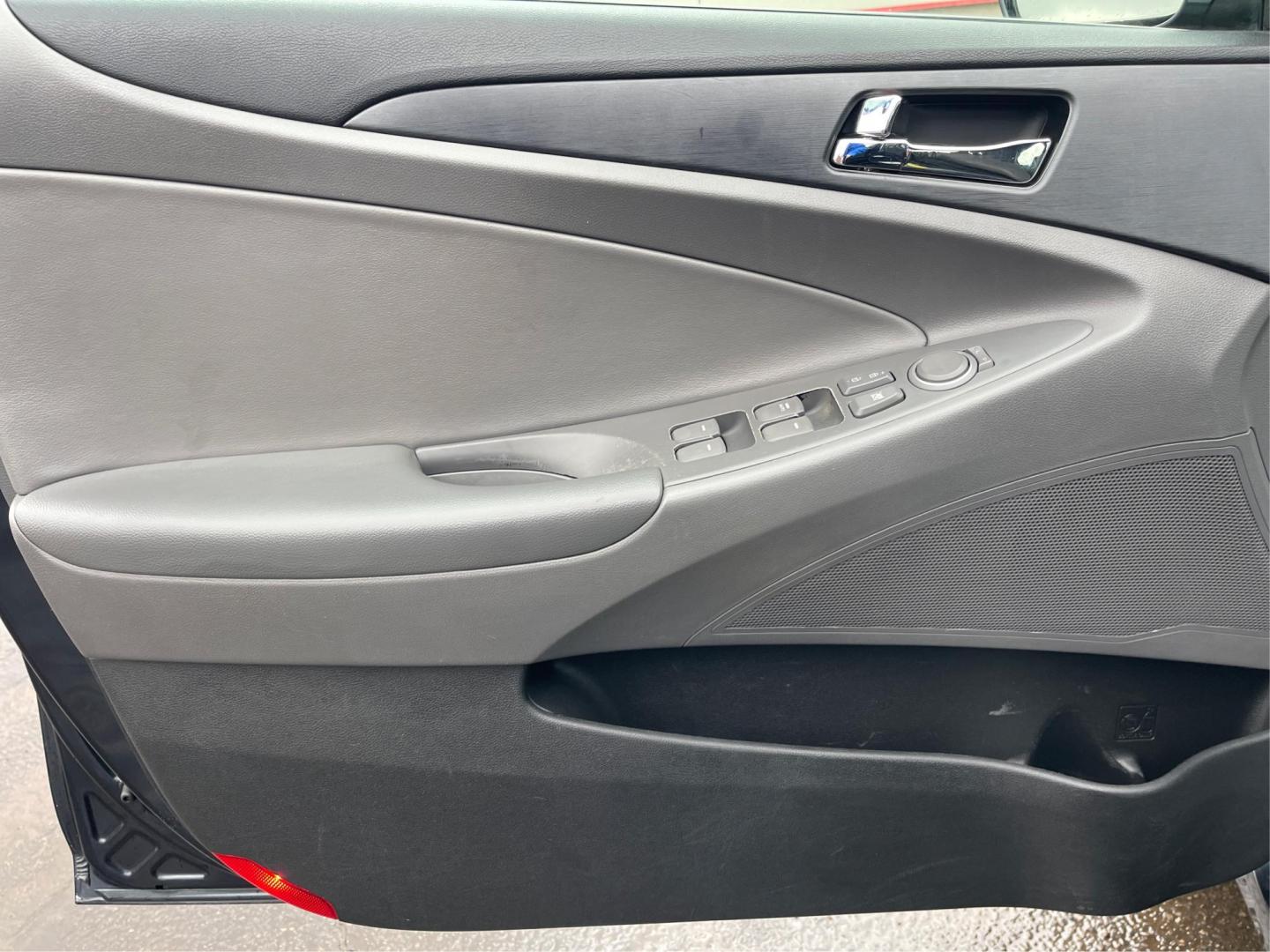 2012 Hyundai Sonata GLS (5NPEB4AC9CH) with an Other engine, located at 1099 N County Rd 25A , Troy, OH, 45373, (937) 908-9800, 40.057079, -84.212883 - 2012 Hyundai Sonata GLS - Photo#18