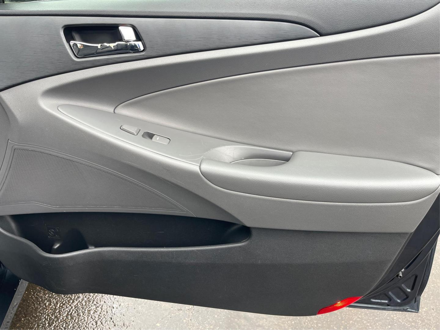 2012 Hyundai Sonata GLS (5NPEB4AC9CH) with an Other engine, located at 1099 N County Rd 25A , Troy, OH, 45373, (937) 908-9800, 40.057079, -84.212883 - 2012 Hyundai Sonata GLS - Photo#19