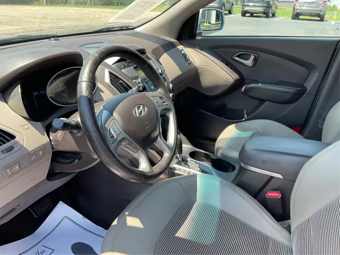 2012 Hyundai Tucson GLS (KM8JU3AC7CU) with an Theta II 2.4L I-4 DOHC engine, located at 1184 Kauffman Ave, Fairborn, OH, 45324, (937) 908-9800, 39.807072, -84.030914 - **Explore New Adventures with the 2012 Hyundai Tucson GLS Perfect for Your Family or Commute!**<br /> <br /> Are you looking for a reliable SUV that fits seamlessly into your busy lifestyle? Look no further than the 2012 Hyundai Tucson GLS, now available at Advantage Car and Credit in Fairborn, OH. - Photo#8