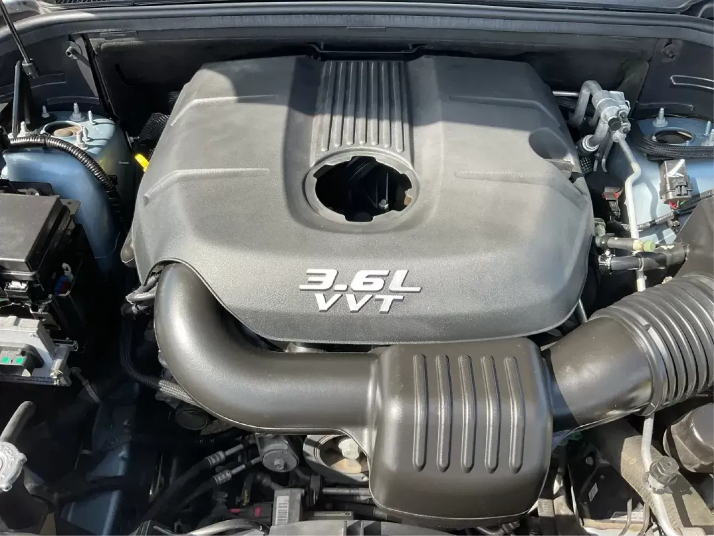 2012 Jeep Grand Cherokee Limited (1C4RJEBG5CC) with an Other engine, located at 880 E. National Road, Vandalia, OH, 45377, (937) 908-9800, 39.891918, -84.183594 - 2012 Jeep Grand Cherokee Limited - Photo#10