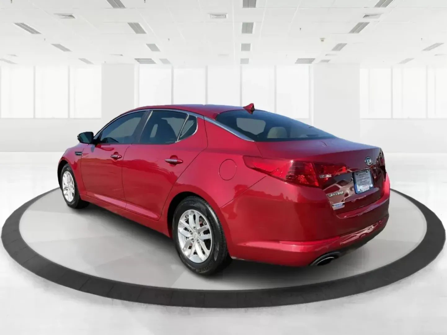 2012 Kia Optima LX (5XXGM4A73CG) with an Other engine, located at 8750 N County Rd 25A, Piqua, OH, 45356, (937) 908-9800, 40.164391, -84.232513 - **Discover Your Next Adventure with the 2012 Kia Optima LX at Advantage Car and Credit!**<br /> <br /> Are you searching for a reliable sedan that perfectly blends style, comfort, and functionality? Look no further than the 2012 Kia Optima LX, available now at Advantage Car and Credit in Fairborn, O - Photo#4