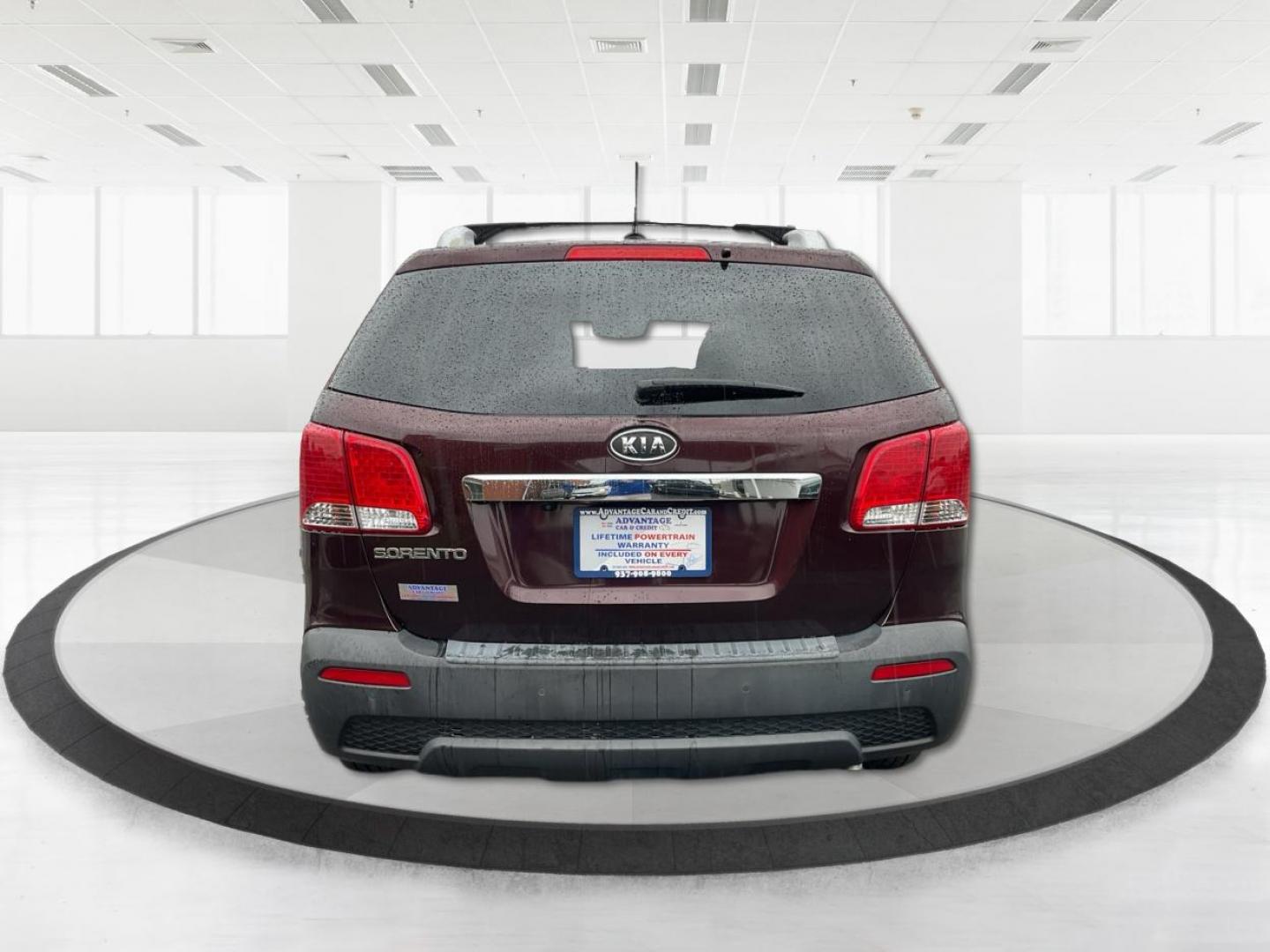 2012 Kia Sorento LX (5XYKTDA6XCG) with an 2.4L I-4 gasoline direct injection engine, located at 880 E. National Road, Vandalia, OH, 45377, (937) 908-9800, 39.891918, -84.183594 - One Owner - Photo#4