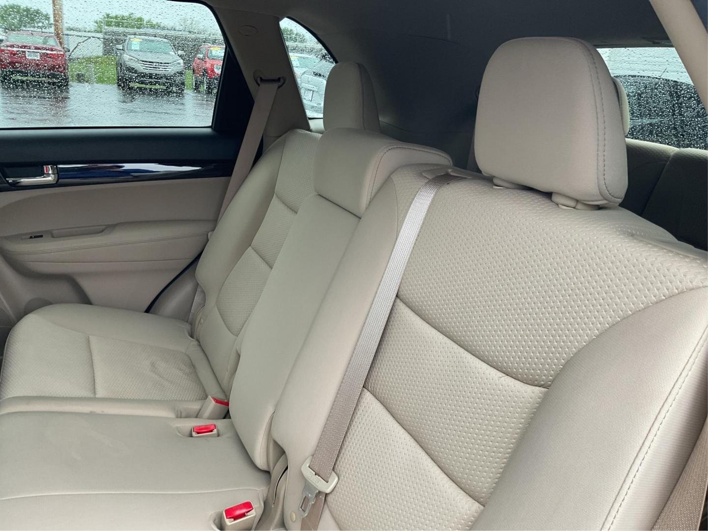 2012 Kia Sorento LX (5XYKTDA6XCG) with an 2.4L I-4 gasoline direct injection engine, located at 880 E. National Road, Vandalia, OH, 45377, (937) 908-9800, 39.891918, -84.183594 - One Owner - Photo#10