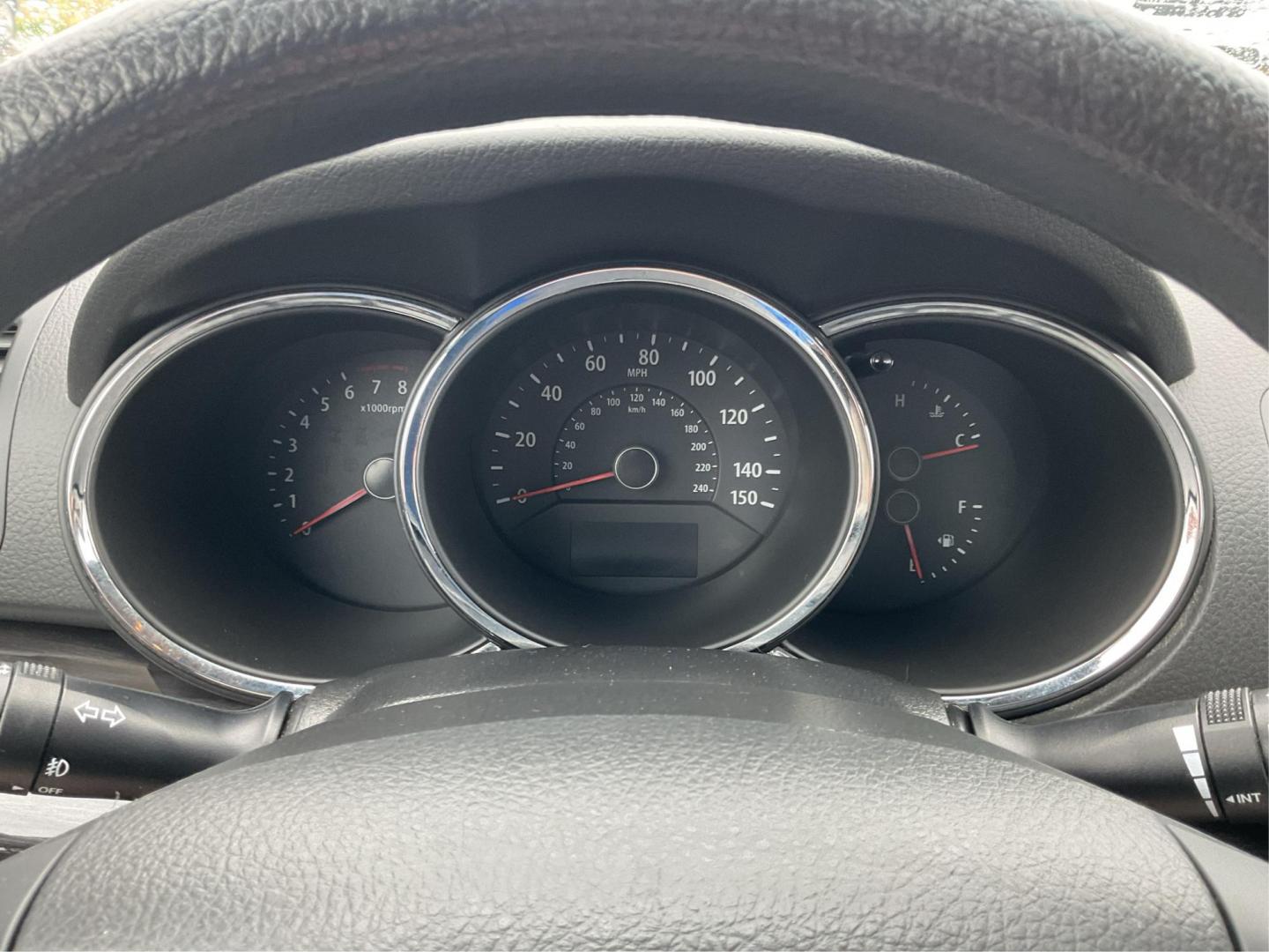 2012 Kia Sorento LX (5XYKTDA6XCG) with an 2.4L I-4 gasoline direct injection engine, located at 880 E. National Road, Vandalia, OH, 45377, (937) 908-9800, 39.891918, -84.183594 - One Owner - Photo#15