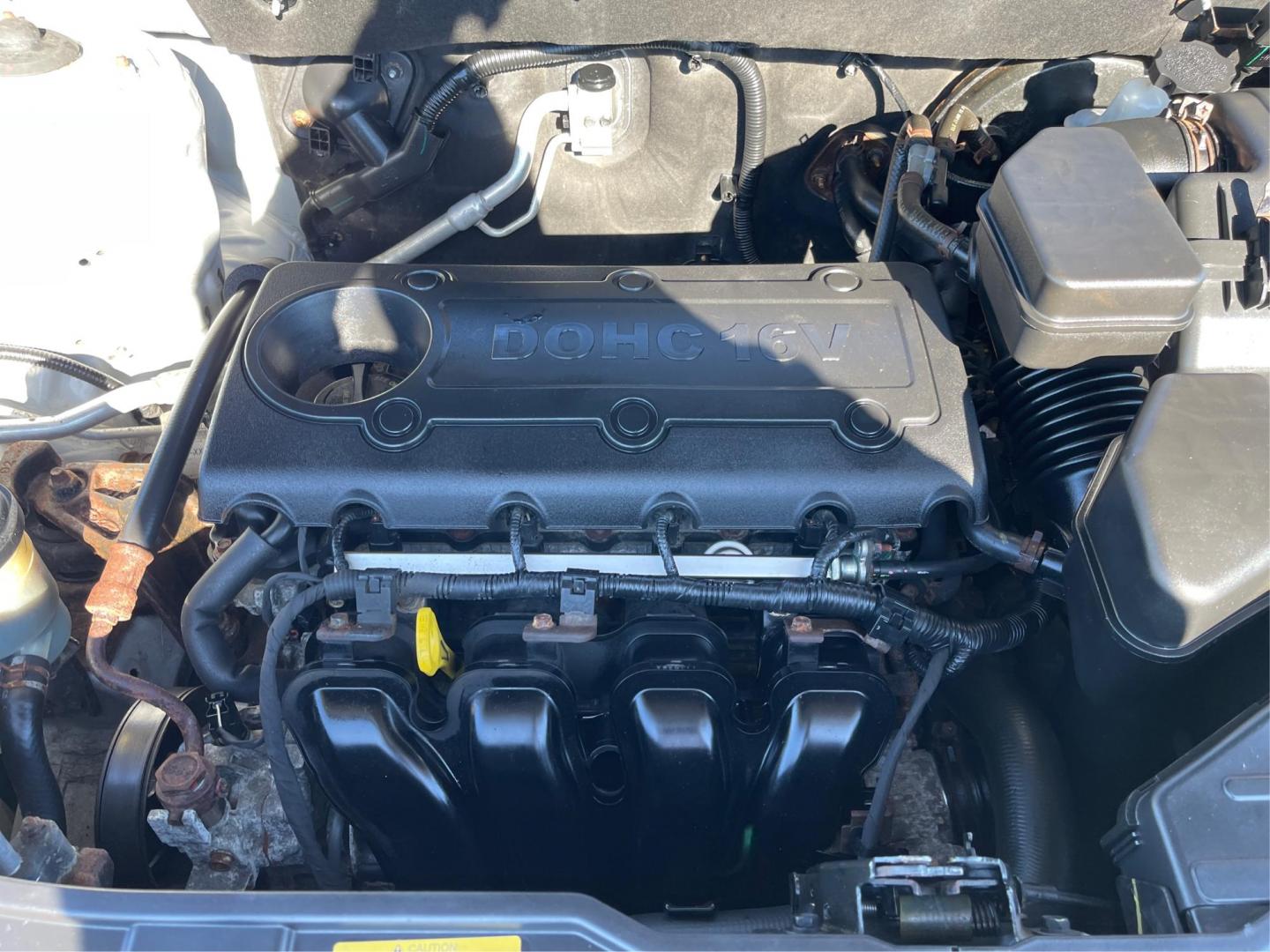 2012 Kia Sorento LX 2WD (5XYKT3A1XCG) with an 2.4L L4 DOHC 16V engine, 6-Speed Automatic transmission, located at 1099 N County Rd 25A , Troy, OH, 45373, (937) 908-9800, 40.057079, -84.212883 - One Owner - Photo#10