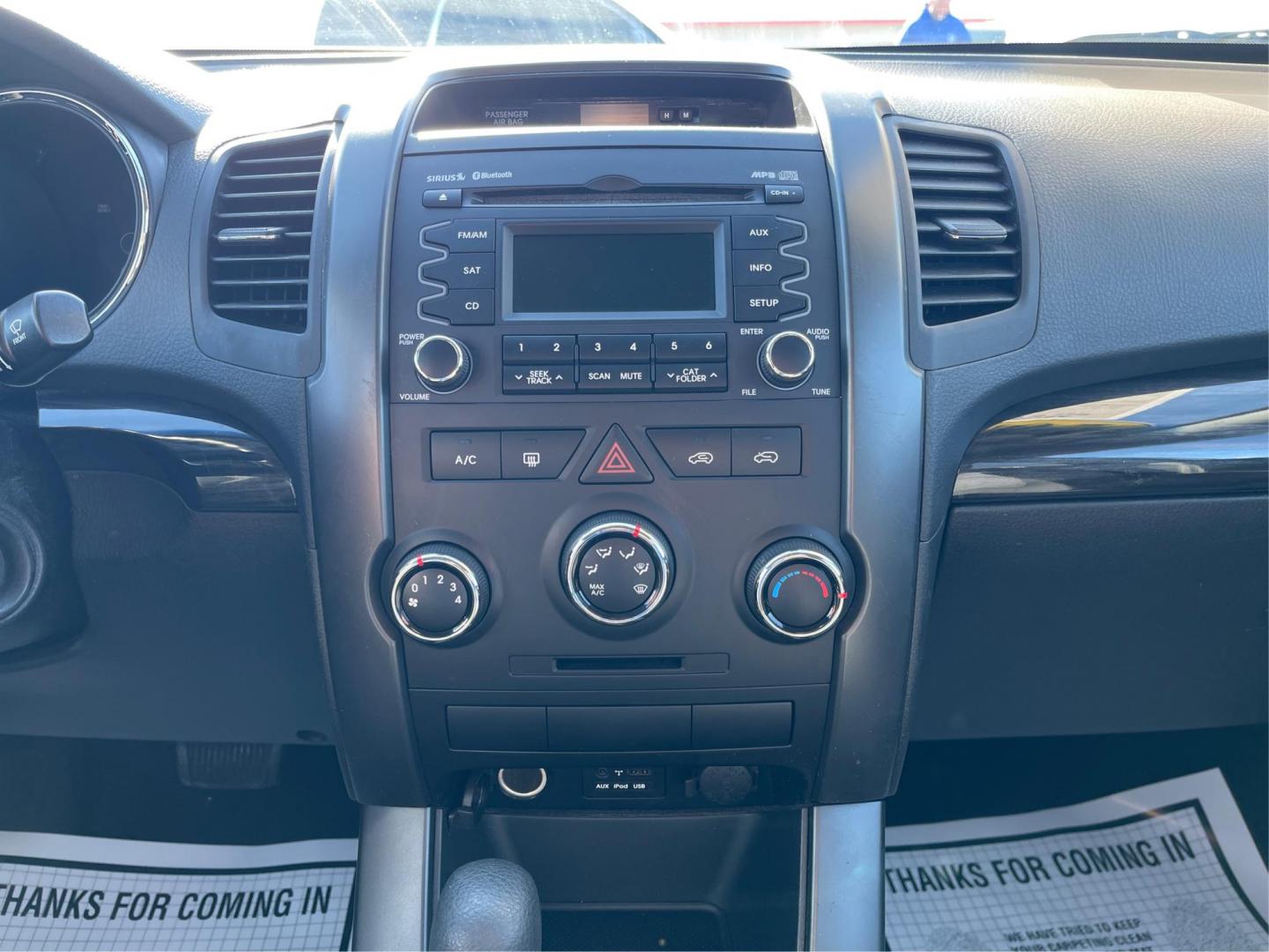 2012 Kia Sorento LX 2WD (5XYKT3A1XCG) with an 2.4L L4 DOHC 16V engine, 6-Speed Automatic transmission, located at 1099 N County Rd 25A , Troy, OH, 45373, (937) 908-9800, 40.057079, -84.212883 - One Owner - Photo#12
