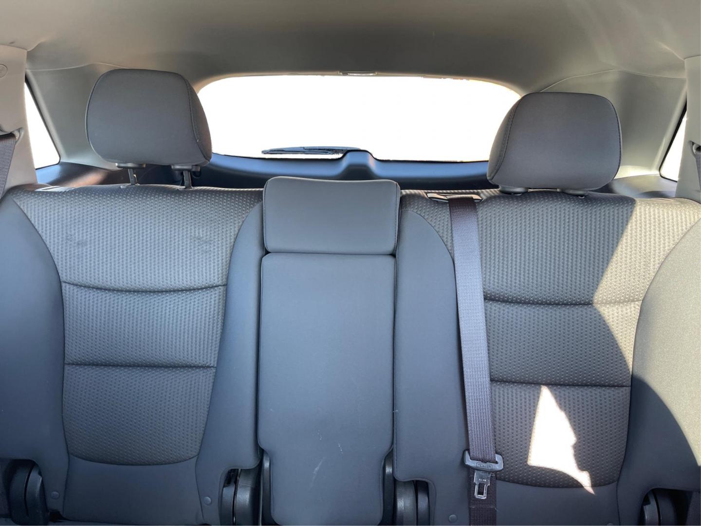 2012 Kia Sorento LX 2WD (5XYKT3A1XCG) with an 2.4L L4 DOHC 16V engine, 6-Speed Automatic transmission, located at 1099 N County Rd 25A , Troy, OH, 45373, (937) 908-9800, 40.057079, -84.212883 - One Owner - Photo#13