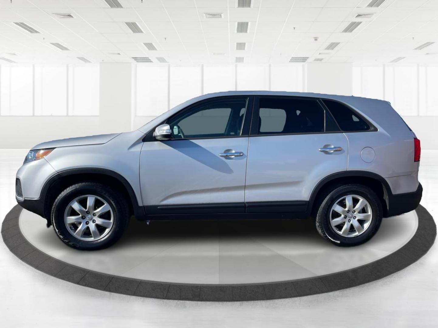 2012 Kia Sorento LX 2WD (5XYKT3A1XCG) with an 2.4L L4 DOHC 16V engine, 6-Speed Automatic transmission, located at 1099 N County Rd 25A , Troy, OH, 45373, (937) 908-9800, 40.057079, -84.212883 - One Owner - Photo#5