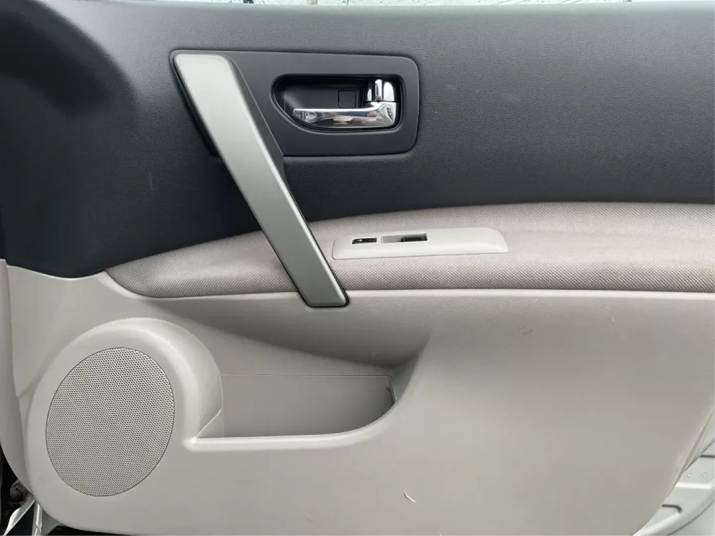 2012 Nissan Rogue S (JN8AS5MT2CW) with an 2.5L I-4 DOHC engine, located at 1951 S Dayton Lakeview Rd., New Carlisle, OH, 45344, (937) 908-9800, 39.890999, -84.050255 - Are you seeking the perfect vehicle that balances style, comfort, and versatility? Look no further than the 2012 Nissan Rogue, now available at Advantage Car and Credit in Fairborn, OH. This sleek SUV is not just a mode of transportation; it's your ticket to adventure, ideal for growing families, we - Photo#17