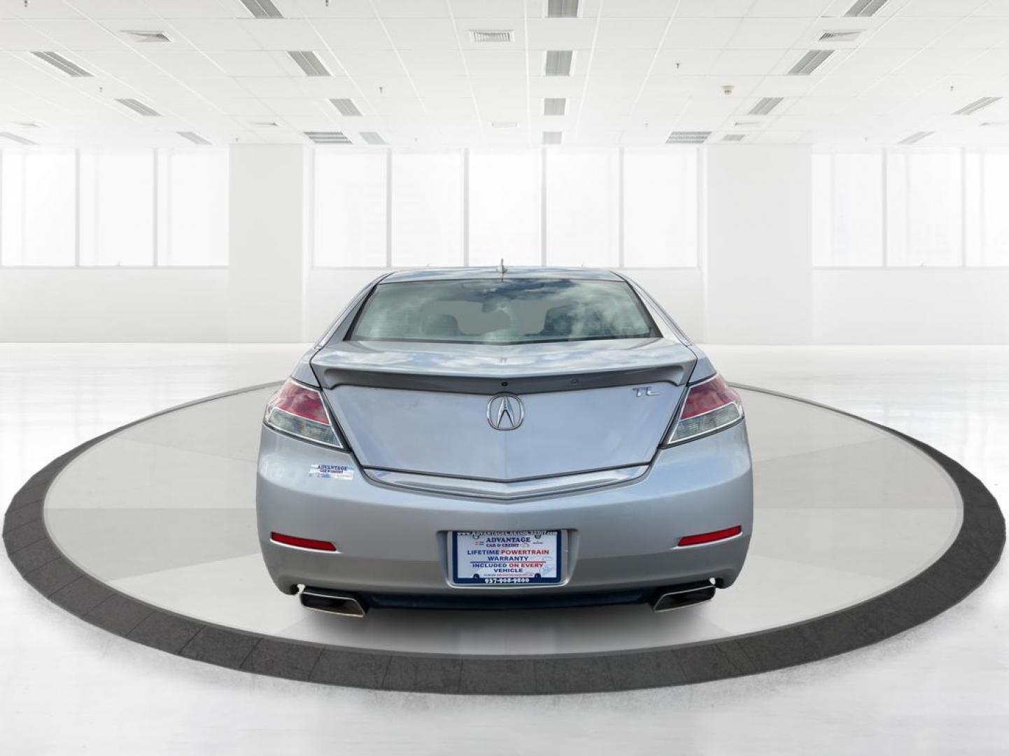 2013 Acura TL 3.5 (19UUA8F57DA) with an 3.5L V-6 variable valve control engine, located at 401 Woodman Dr, Riverside, OH, 45431, (937) 908-9800, 39.760899, -84.123421 - 2013 Acura TL 3.5 - Photo#3