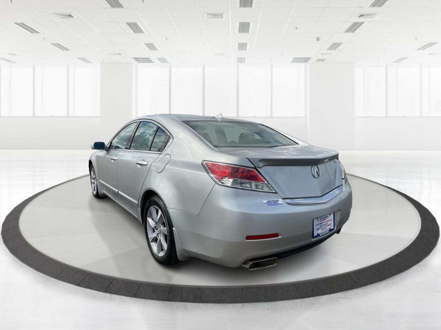 2013 Acura TL 3.5 (19UUA8F57DA) with an 3.5L V-6 variable valve control engine, located at 401 Woodman Dr, Riverside, OH, 45431, (937) 908-9800, 39.760899, -84.123421 - 2013 Acura TL 3.5 - Photo#4